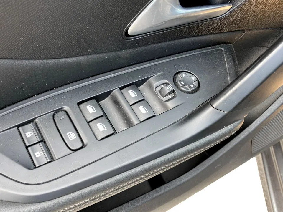Peugeot 308 1.5 BlueHDi 130 SW Allure Pack | Bild 16 von 23
