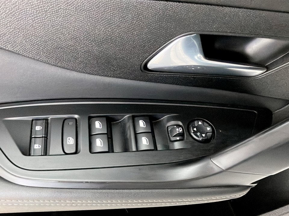 Peugeot 308 SW 1.5 BlueHDi 130 Allure | Bild 22 von 23