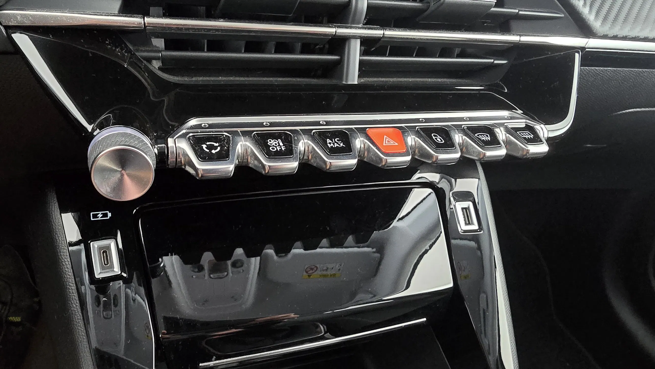 Peugeot 208 Allure BlueHDi 100 S&S | Bild 11 von 25