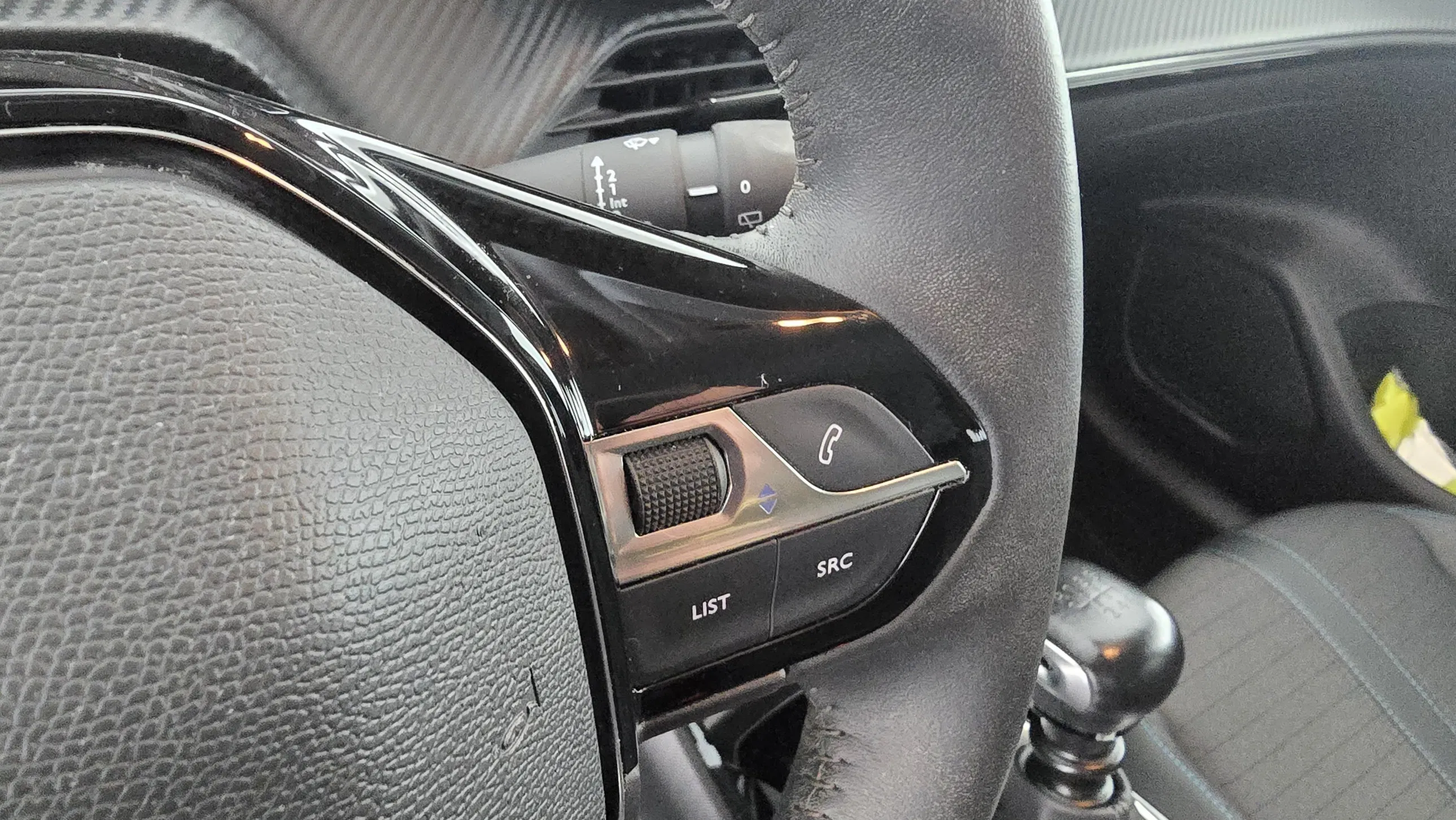 Peugeot 208 Allure BlueHDi 100 S&S | Bild 25 von 25