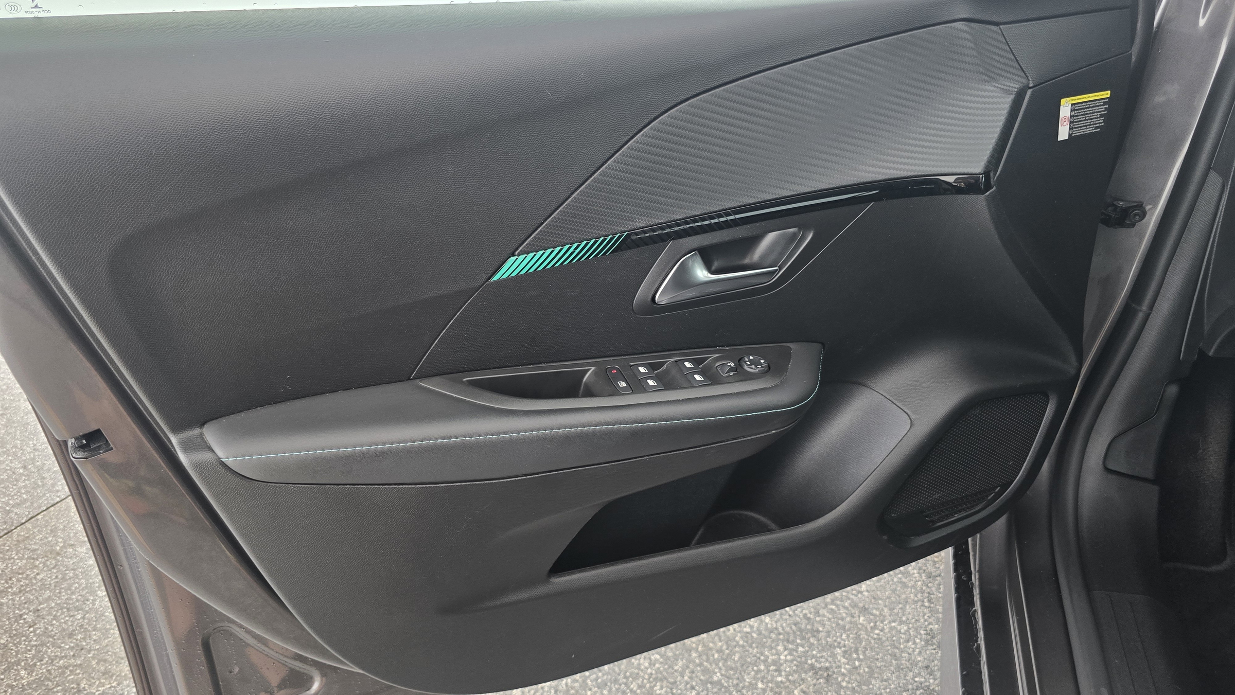 Peugeot 208 Allure BlueHDi 100 S&S | Bild 4 von 25