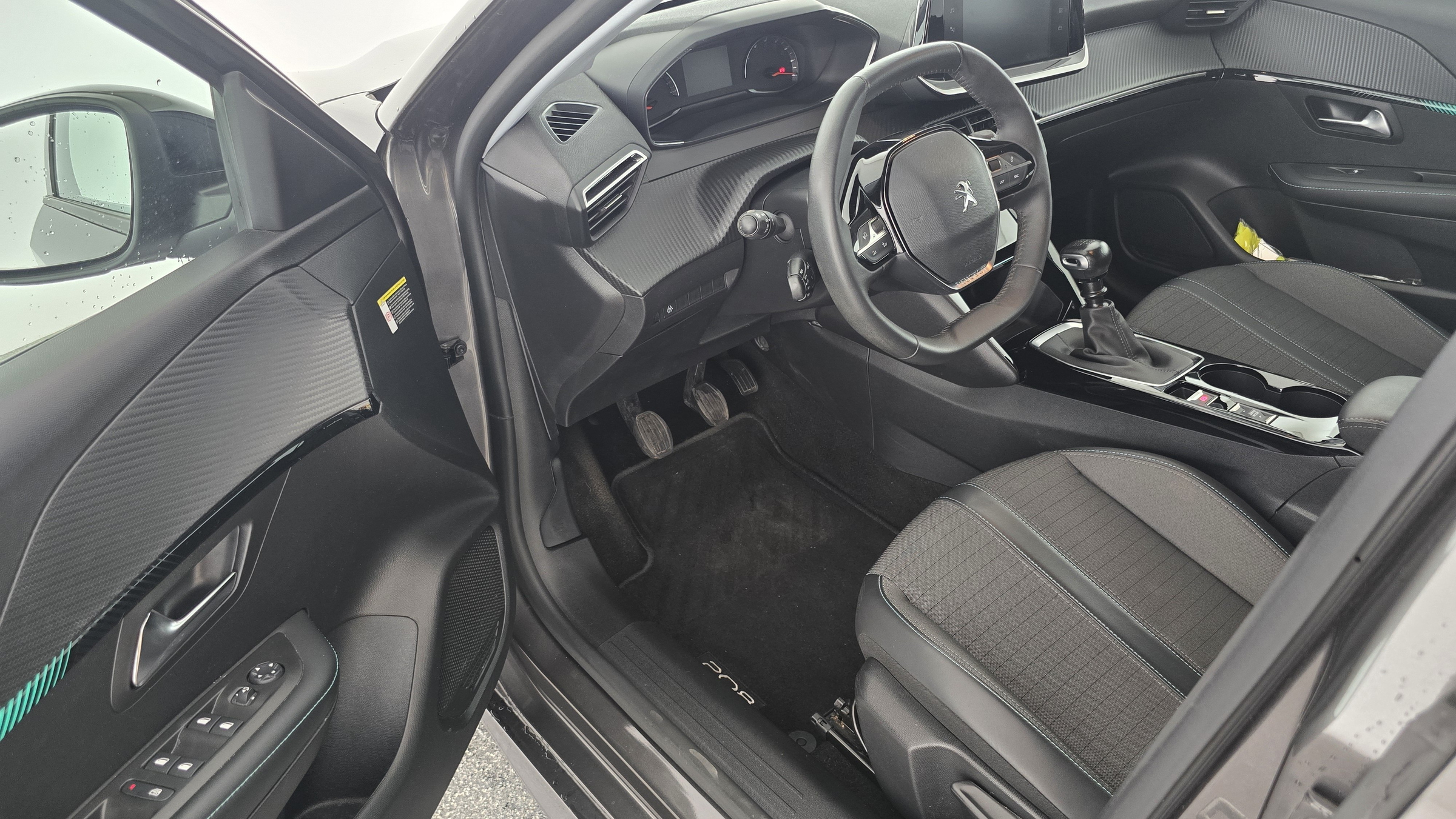 Peugeot 208 Allure BlueHDi 100 S&S | Bild 5 von 25