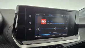 Peugeot 208 Allure BlueHDi 100 S&S | Thumbnail 8 von 25