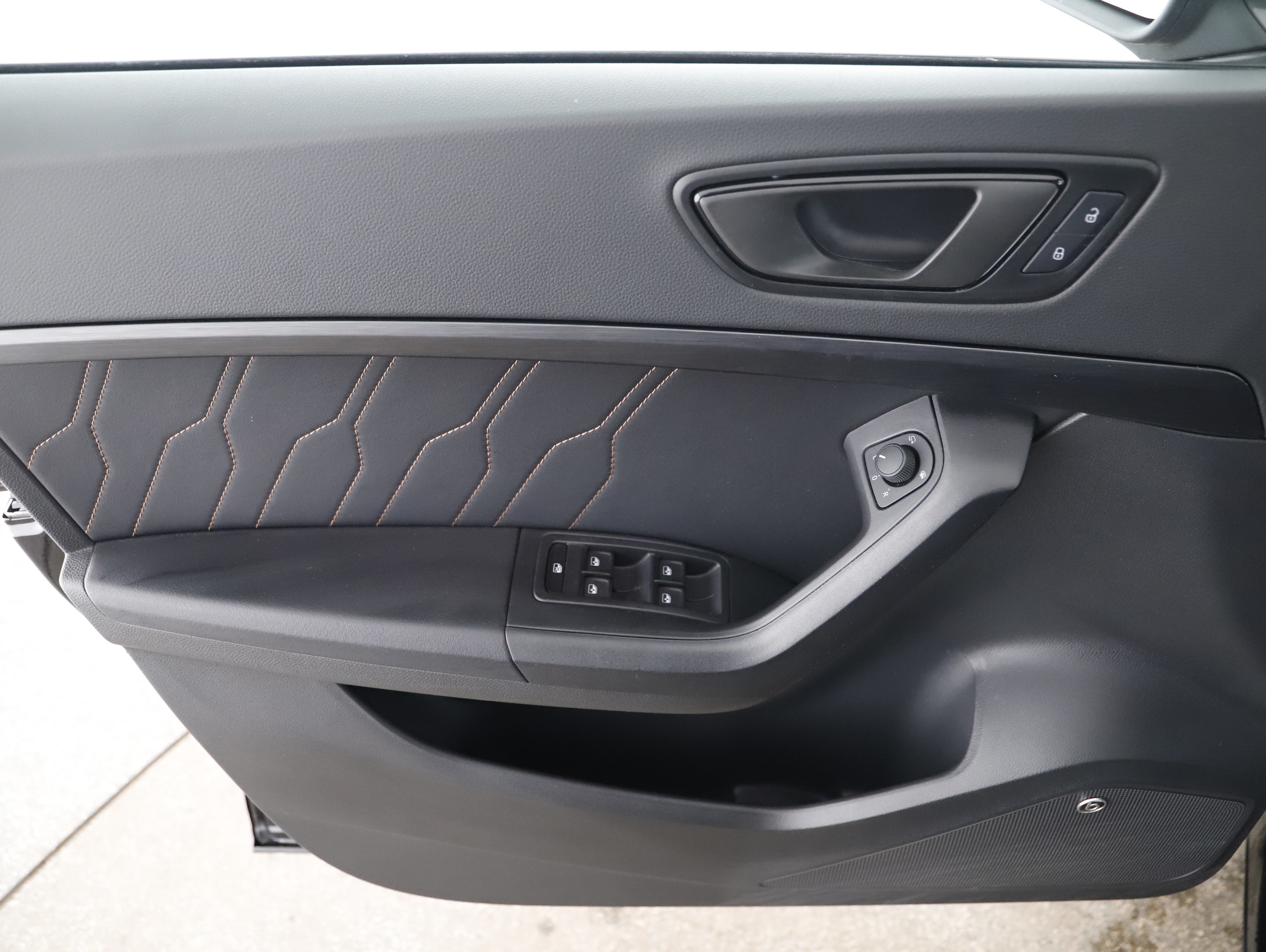 Cupra Ateca 2.0 TSI 4Drive | Bild 15 von 23