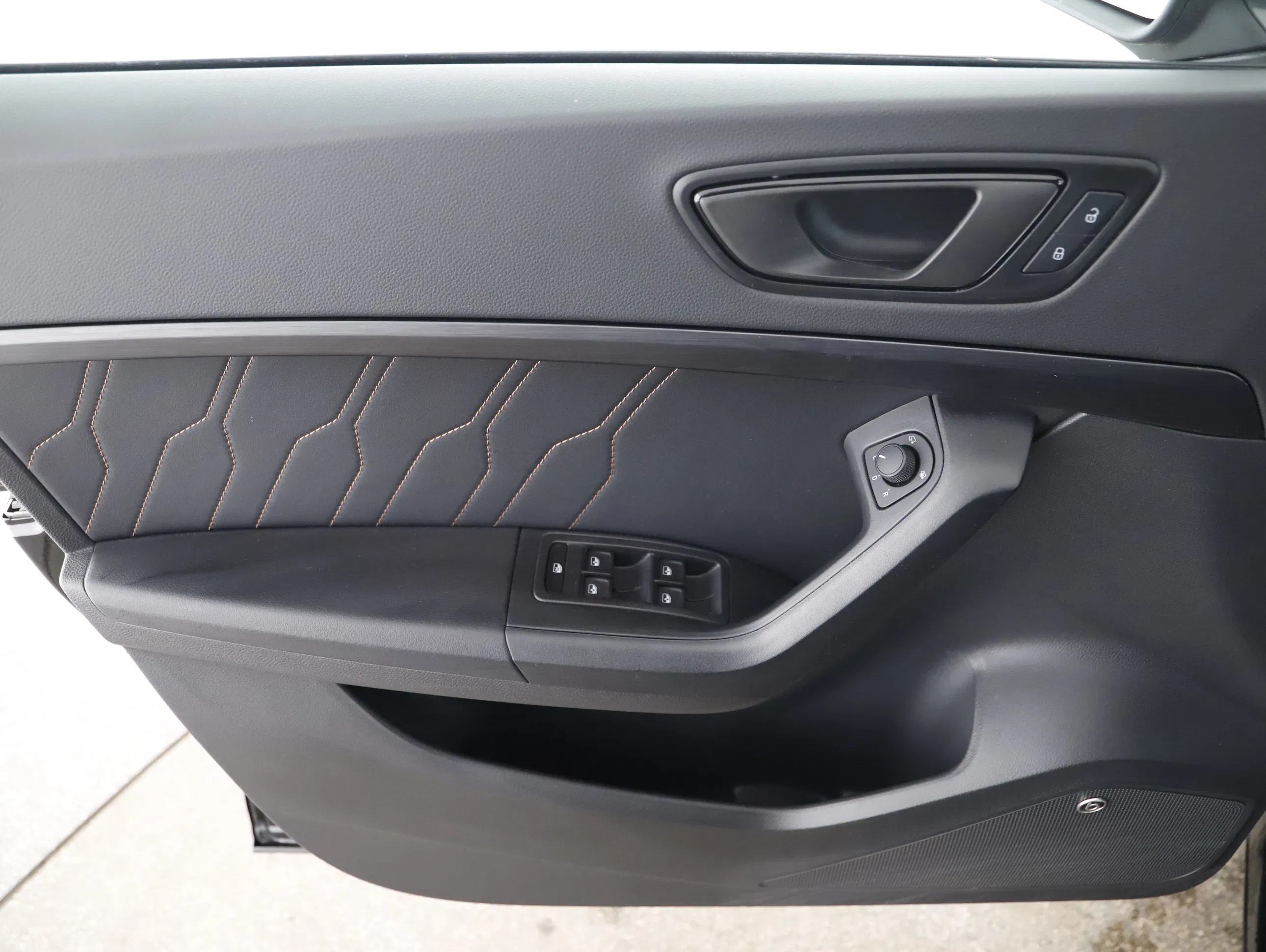 Cupra Ateca 2.0 TSI 4Drive | Bild 15 von 23