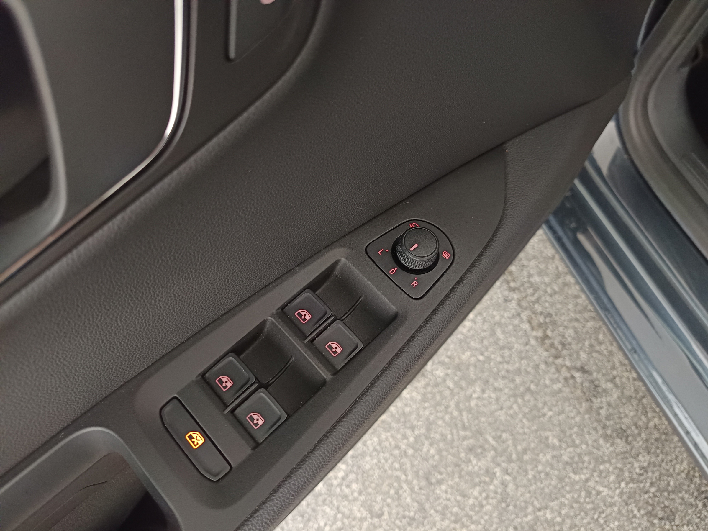 Seat Leon 1.6 TDI Style | Bild 12 von 27