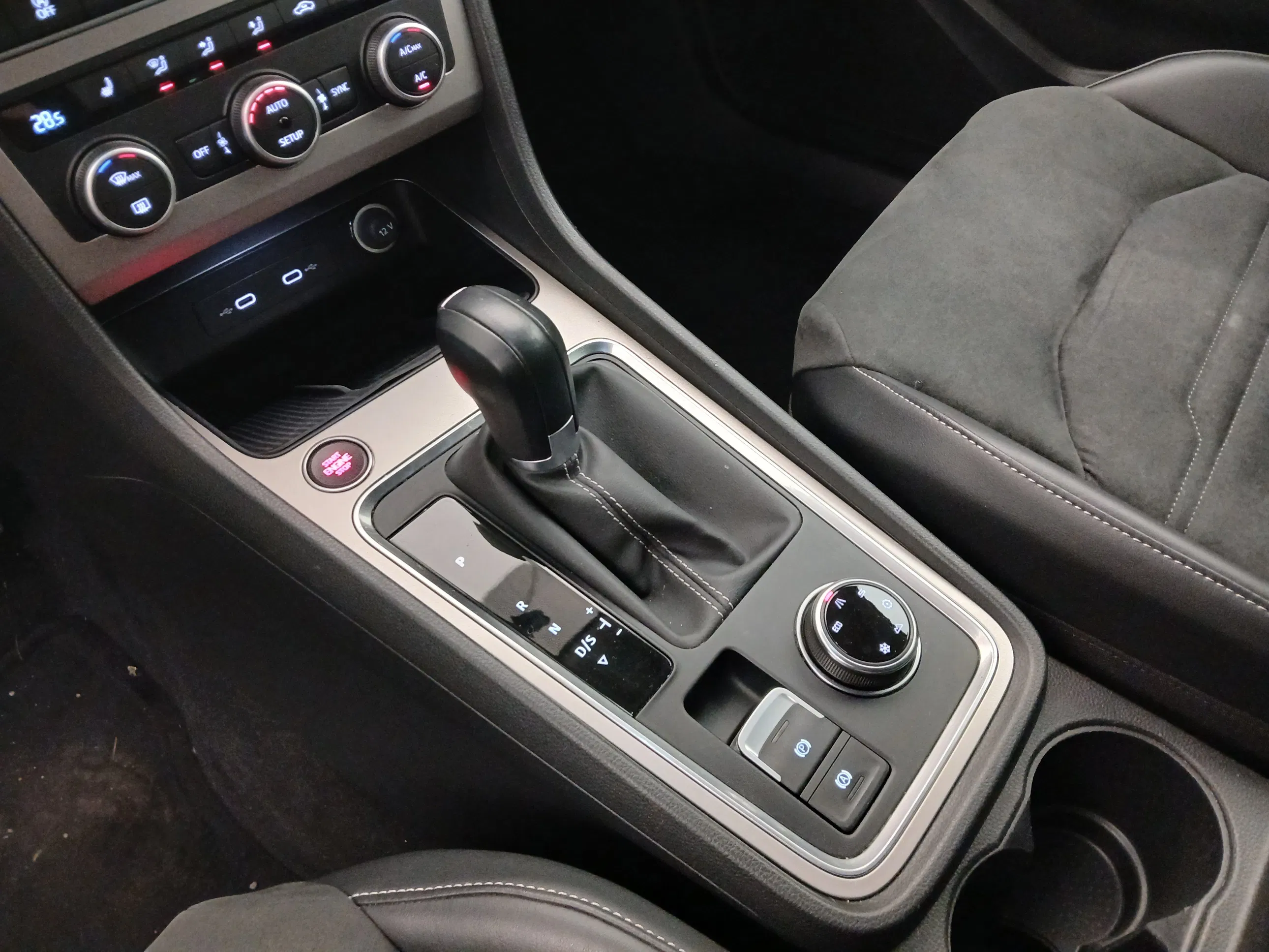 Seat Ateca 2.0 TDI 4Drive Xperience | Bild 26 von 30