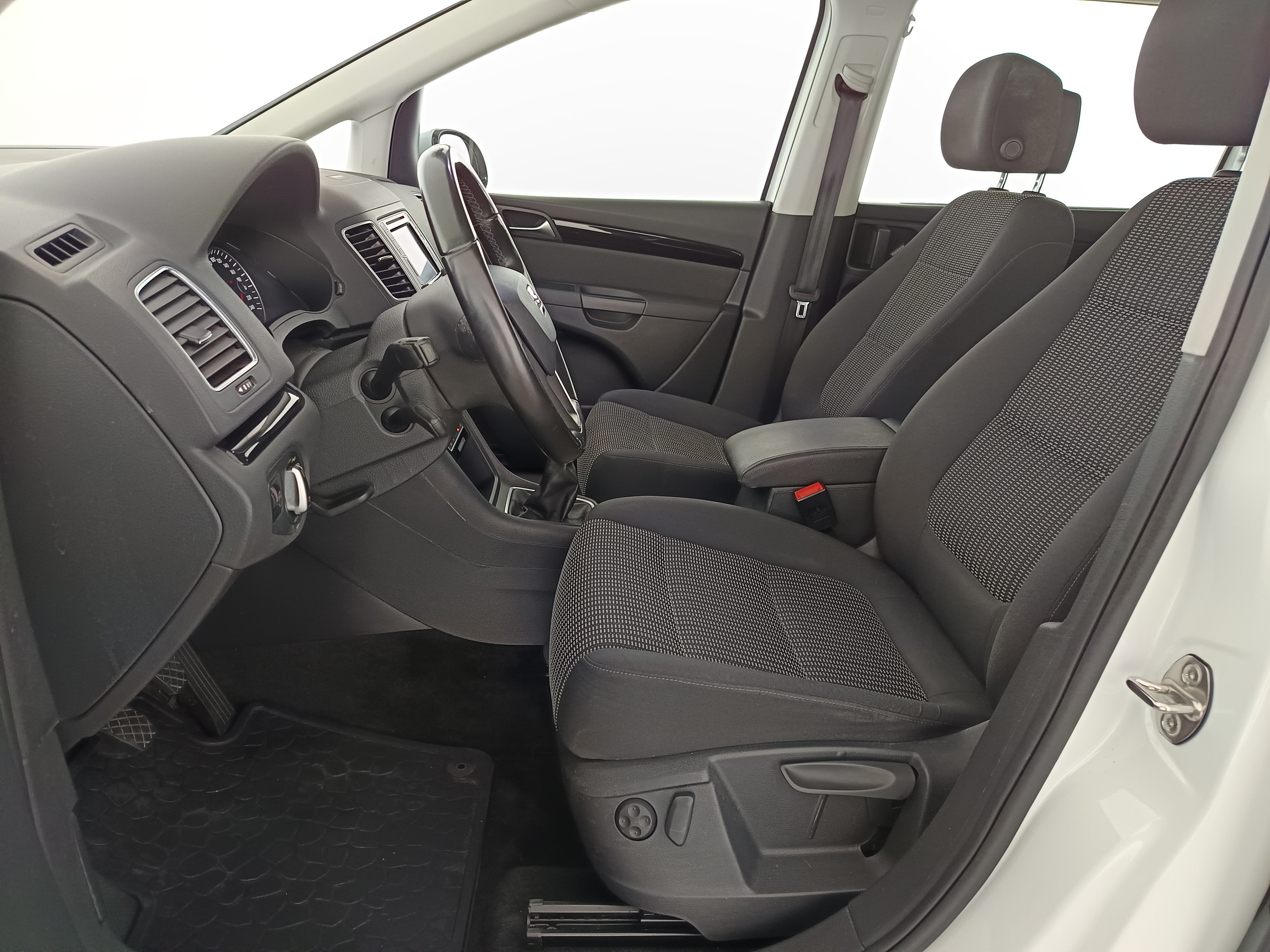 Seat Alhambra 2.0 TDI Executive | Bild 14 von 31