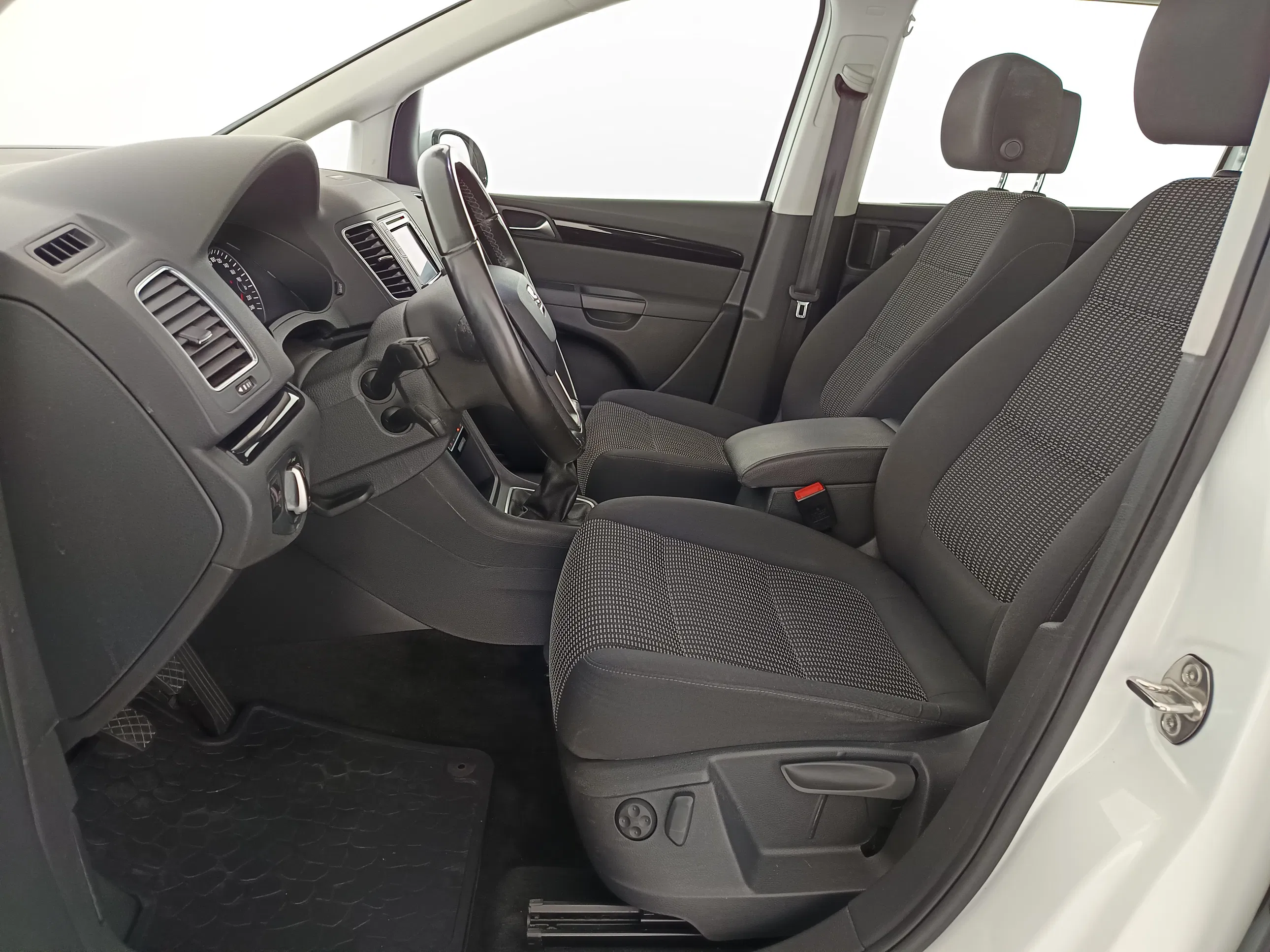 Seat Alhambra 2.0 TDI Executive | Bild 14 von 31