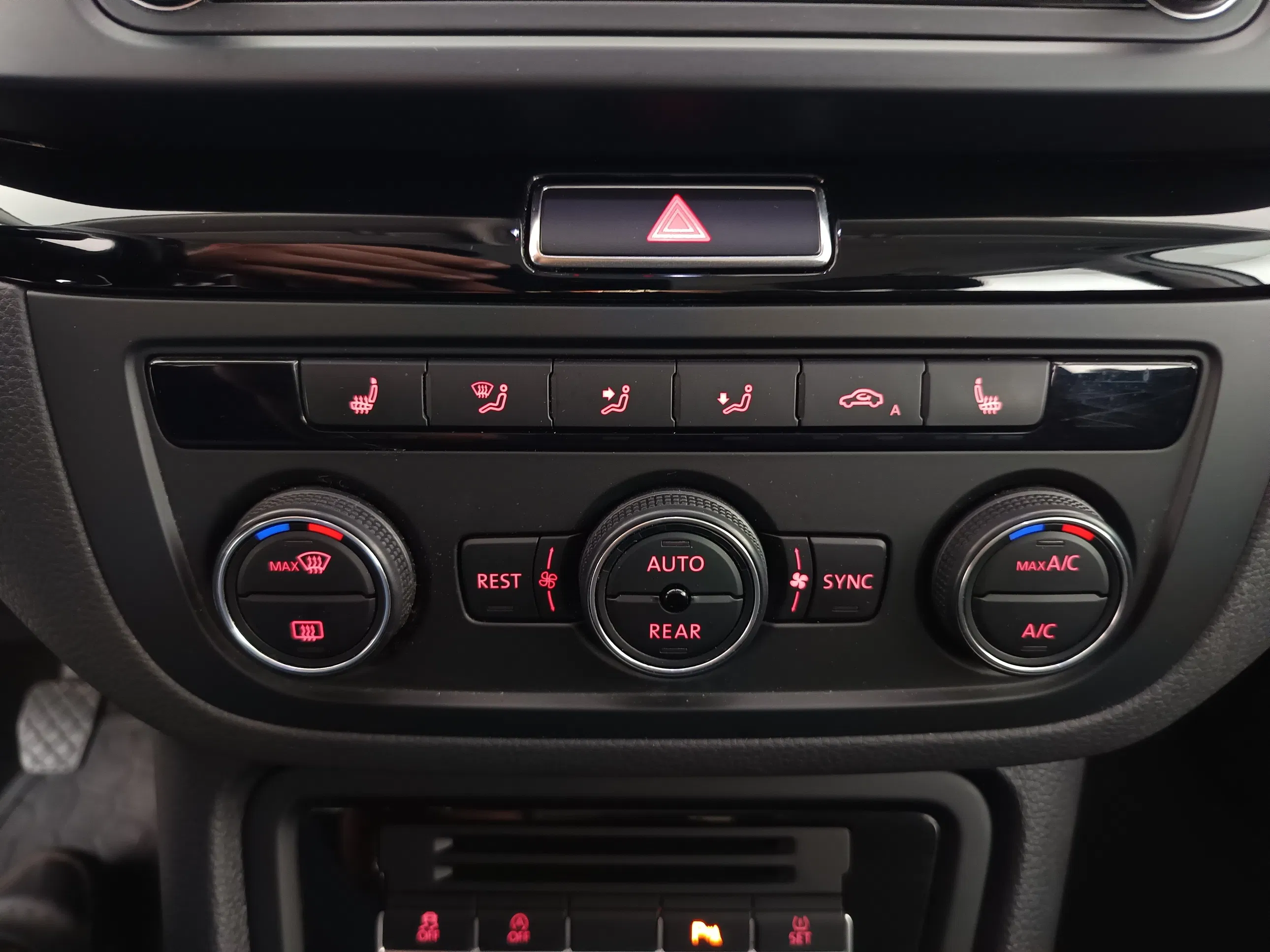 Seat Alhambra 2.0 TDI Executive | Bild 27 von 31