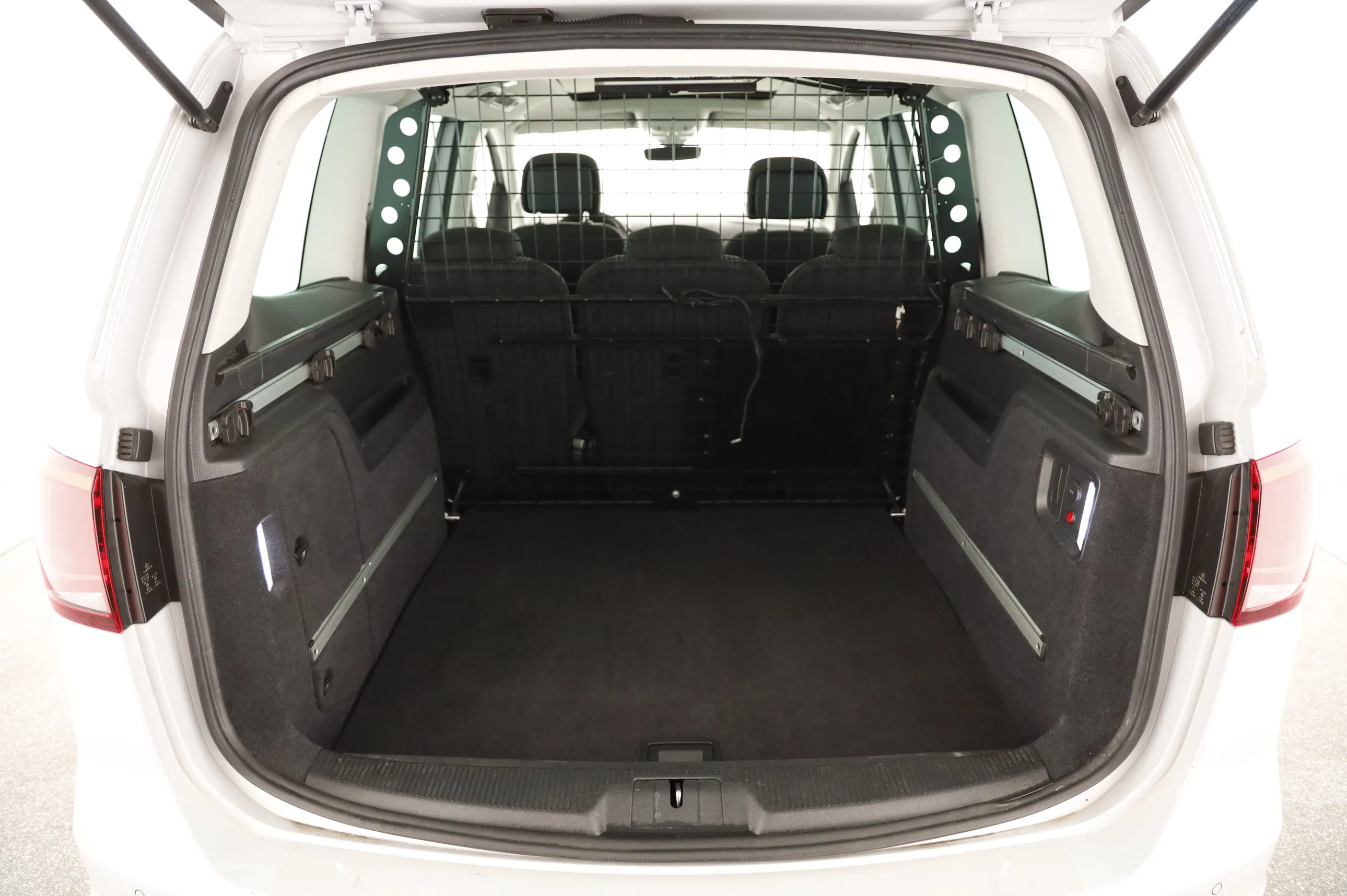 Seat Alhambra 711 1.4 TSI Executive | Bild 21 von 23