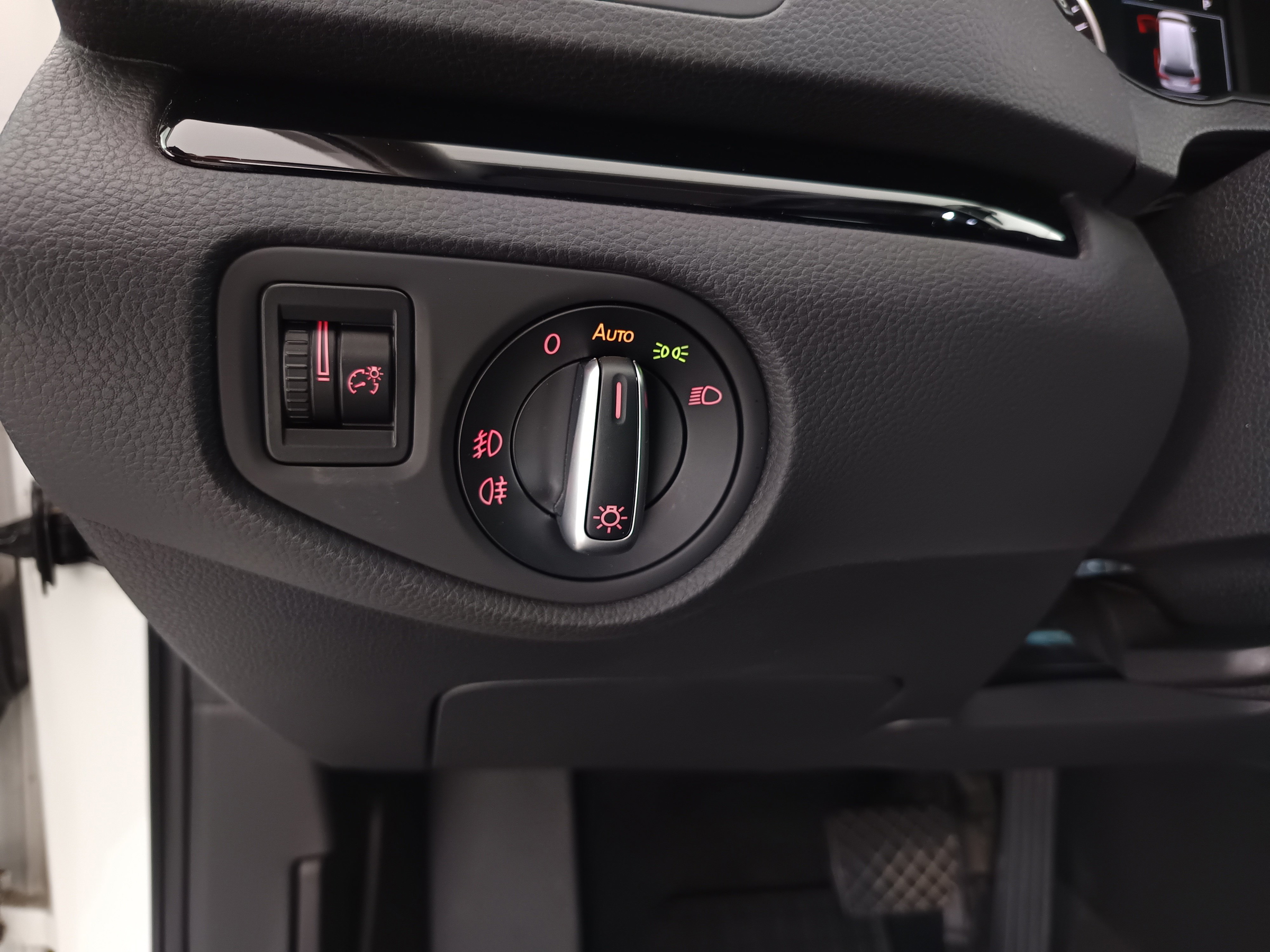 Seat Alhambra 711 2.0 TDI 4Drive Executive | Bild 13 von 31