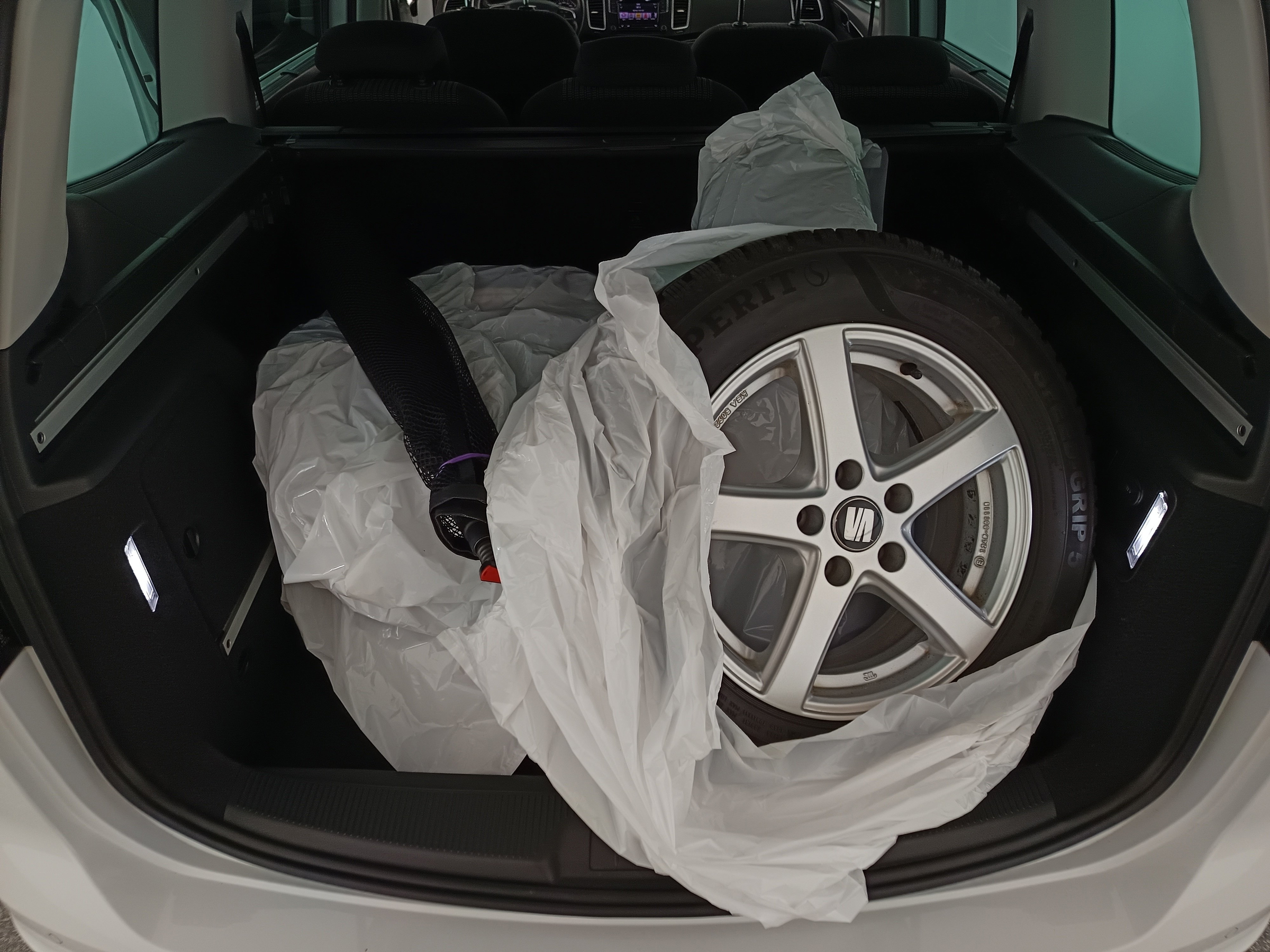 Seat Alhambra 711 2.0 TDI 4Drive Executive | Bild 29 von 31