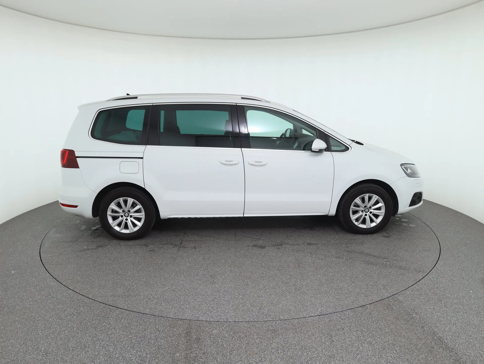 Seat Alhambra 711 2.0 TDI 4Drive Executive | Bild 5 von 31