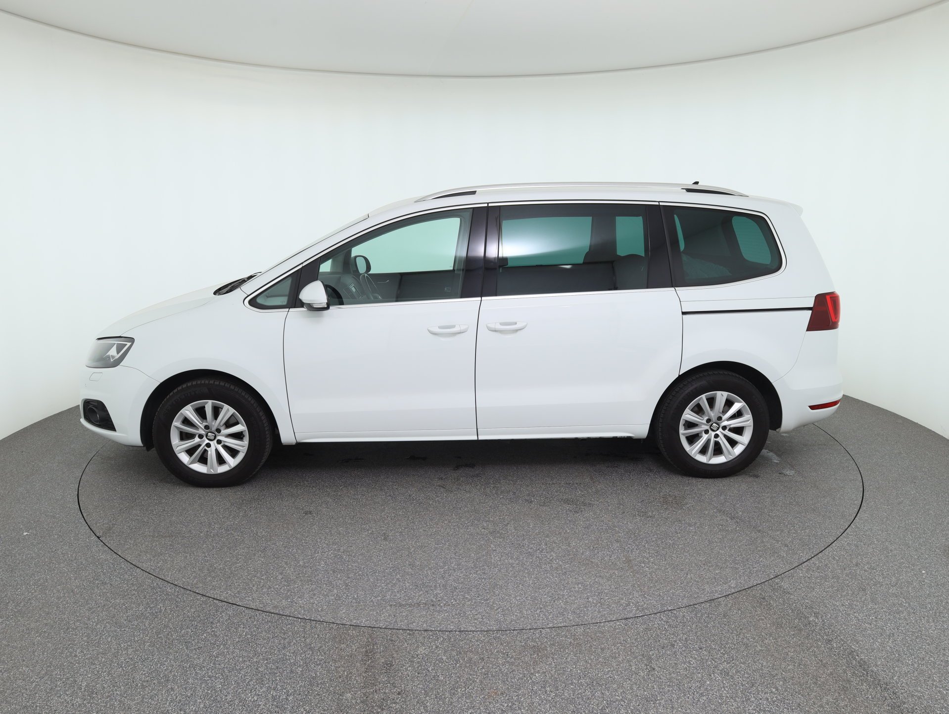 Seat Alhambra 711 2.0 TDI 4Drive Executive | Bild 9 von 31