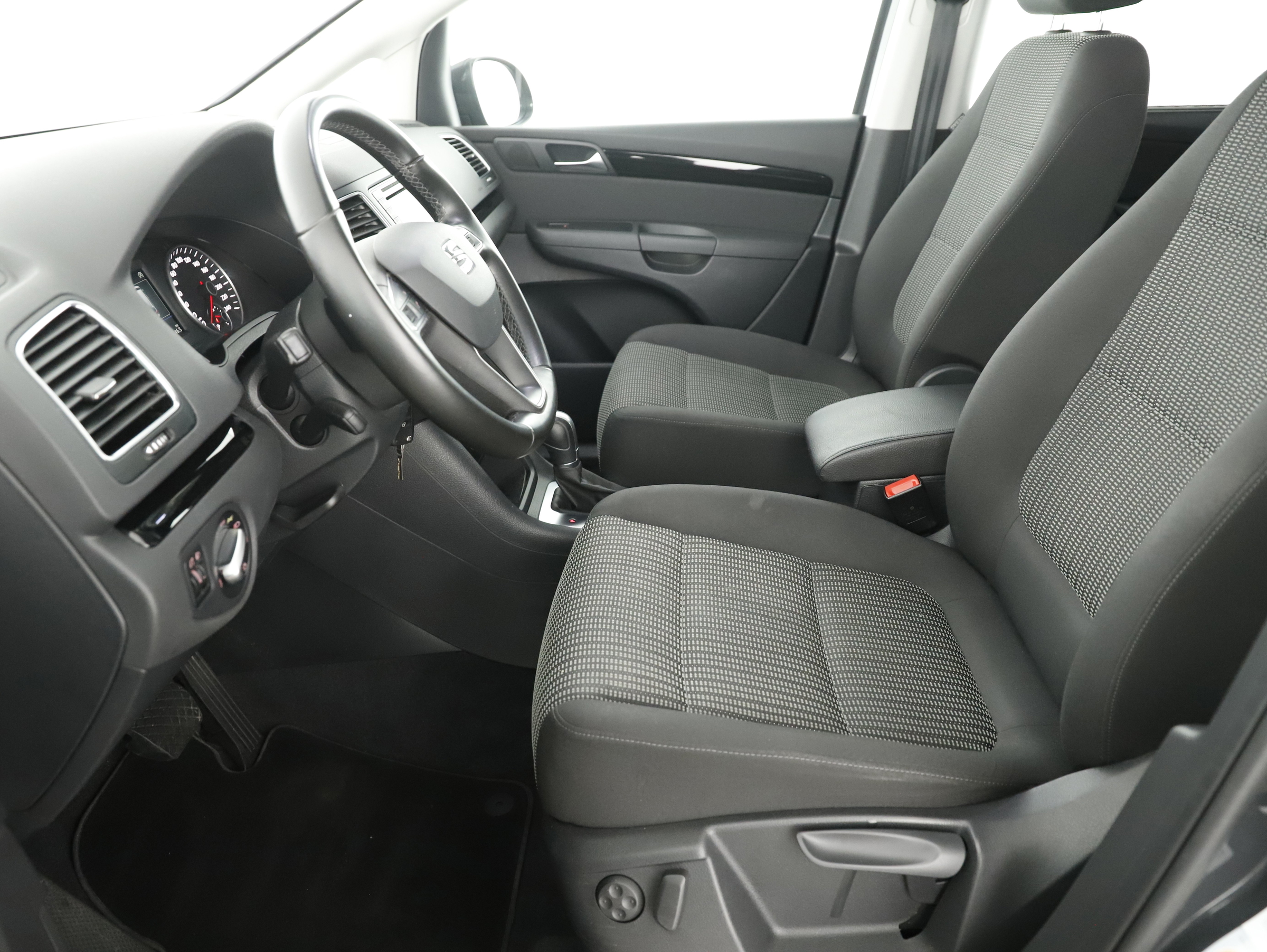 Seat Alhambra 2.0 TDI Executive | Bild 14 von 31