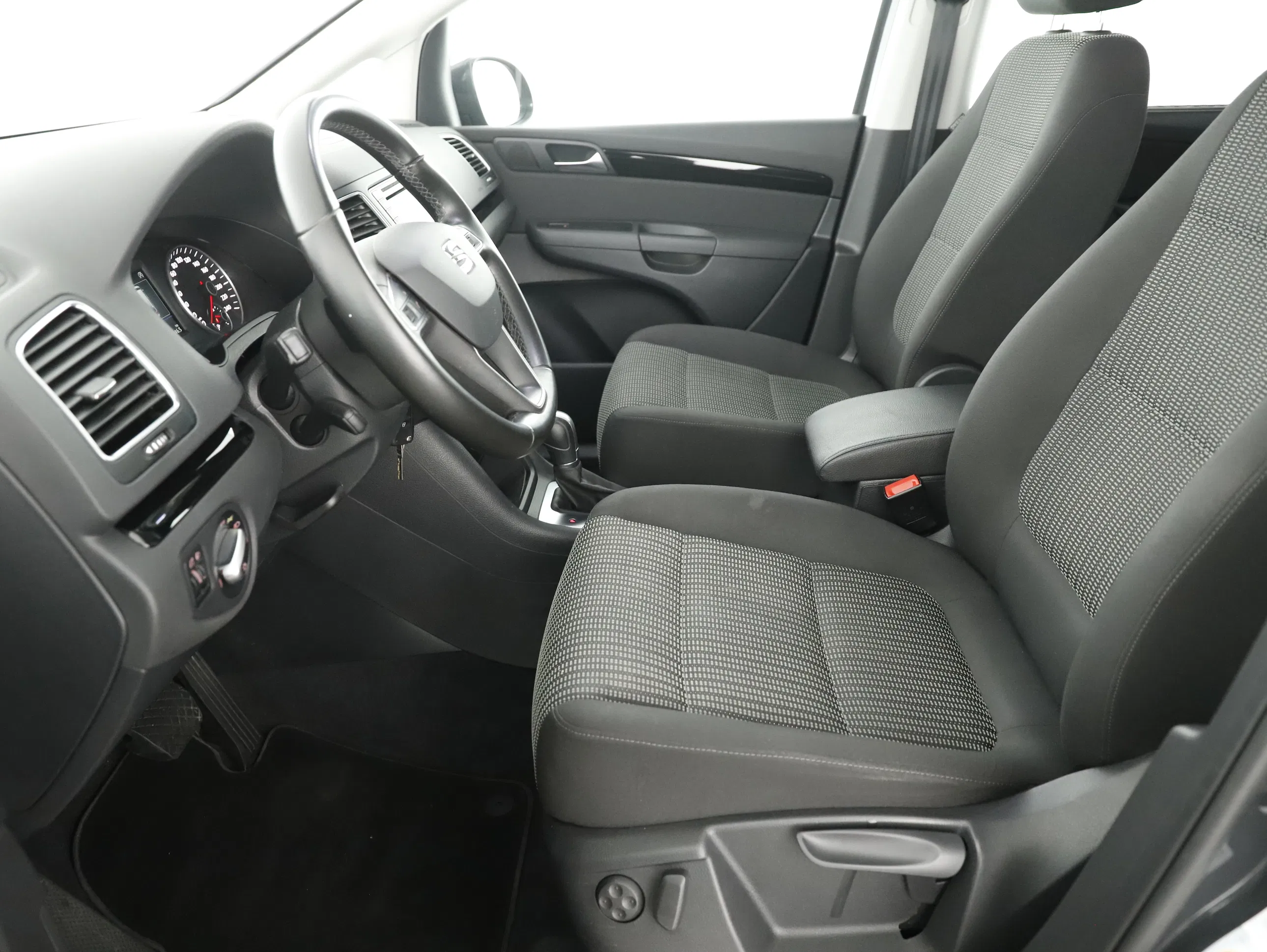 Seat Alhambra 2.0 TDI Executive | Bild 14 von 31