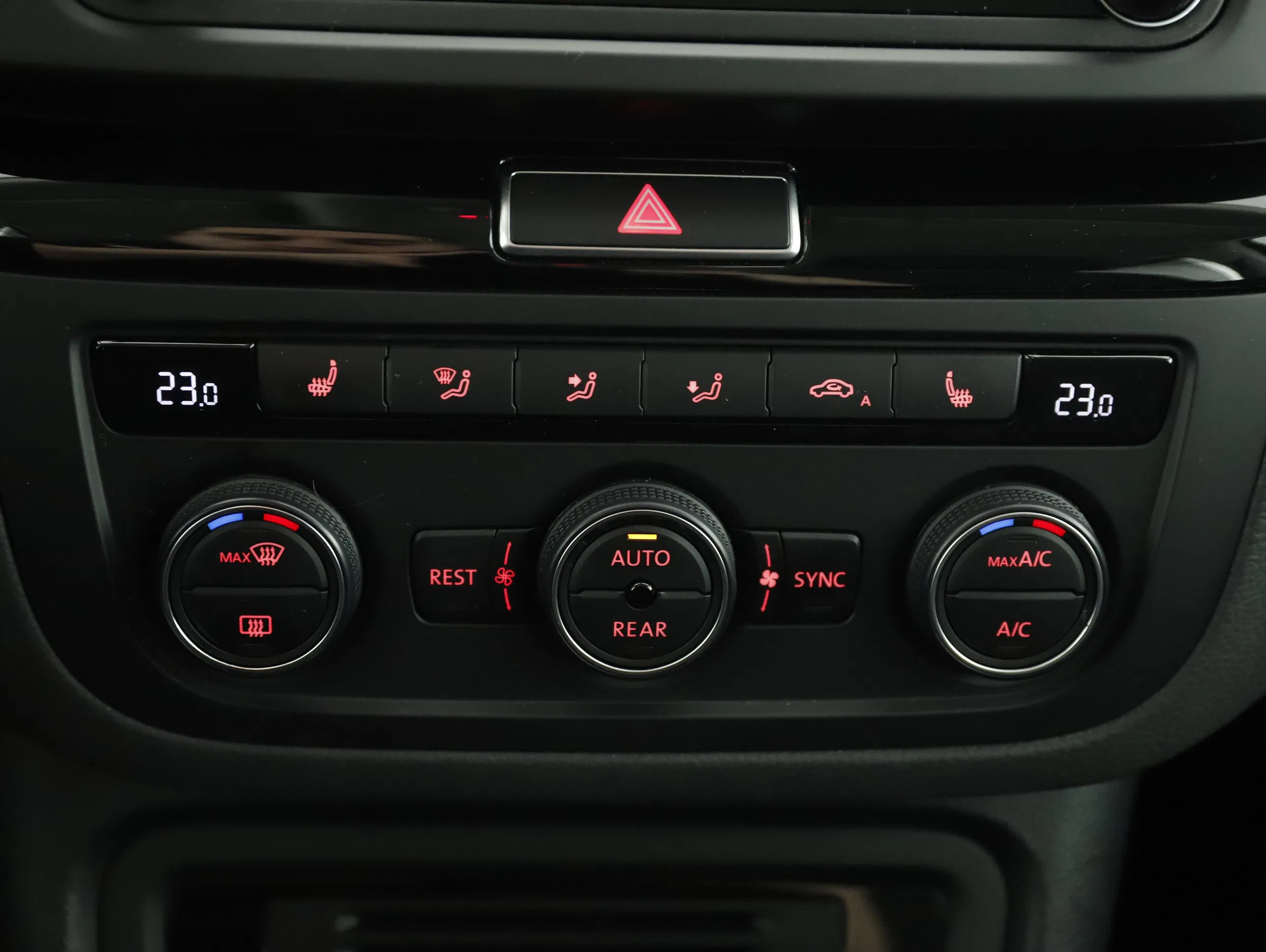 Seat Alhambra 2.0 TDI Executive | Bild 24 von 31