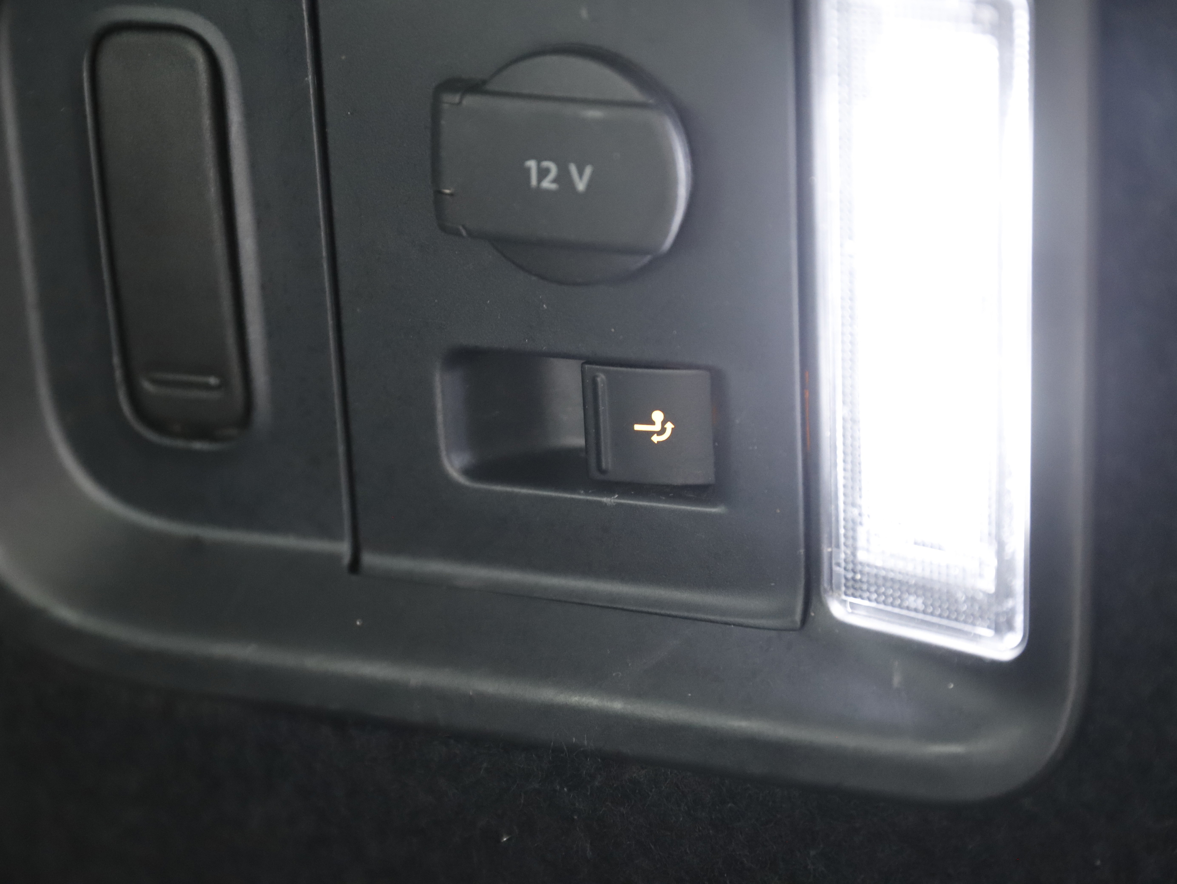 Seat Alhambra 2.0 TDI Executive | Bild 28 von 31