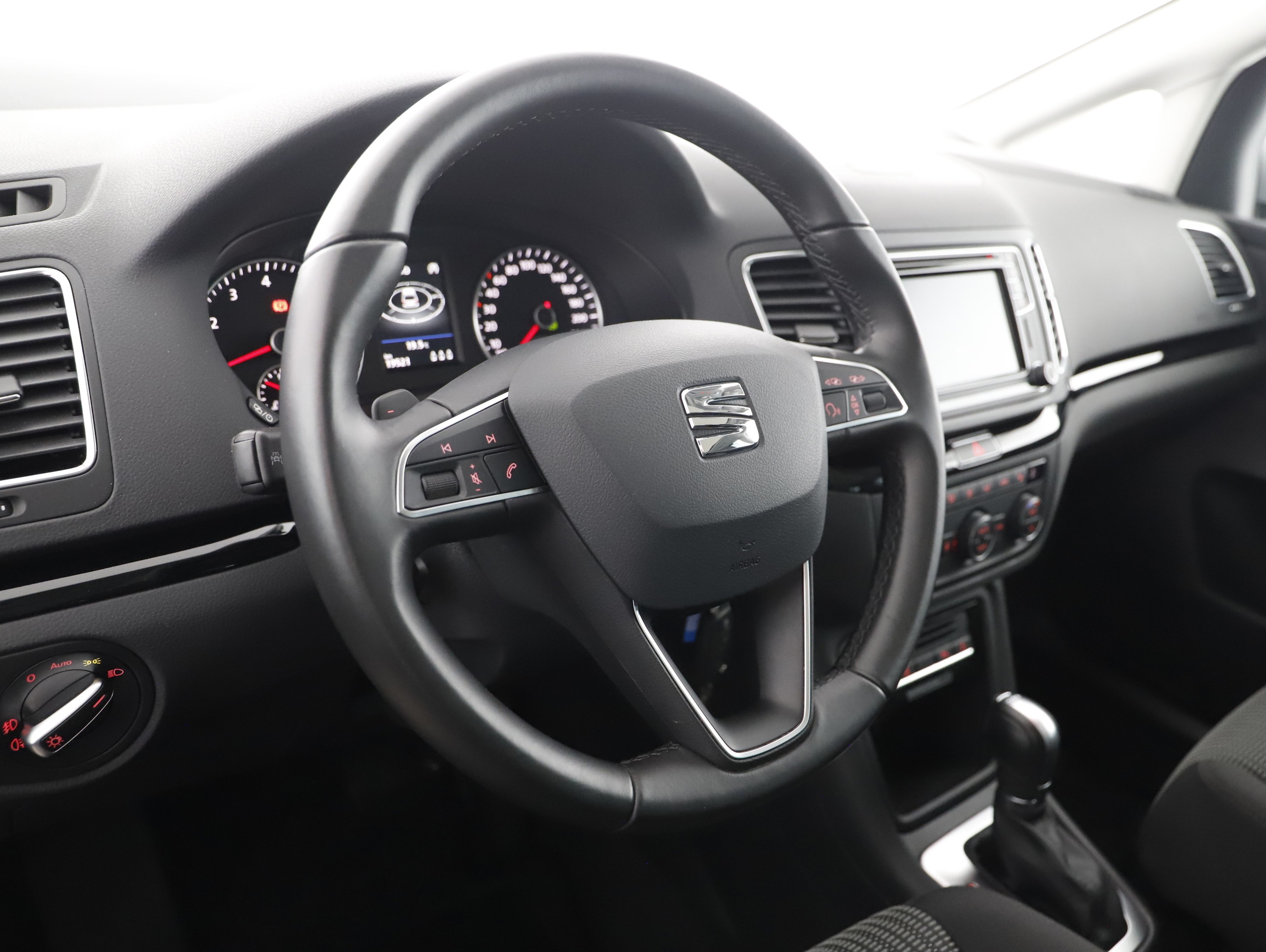 Seat Alhambra 711 1.4 TSI Executive | Bild 15 von 31