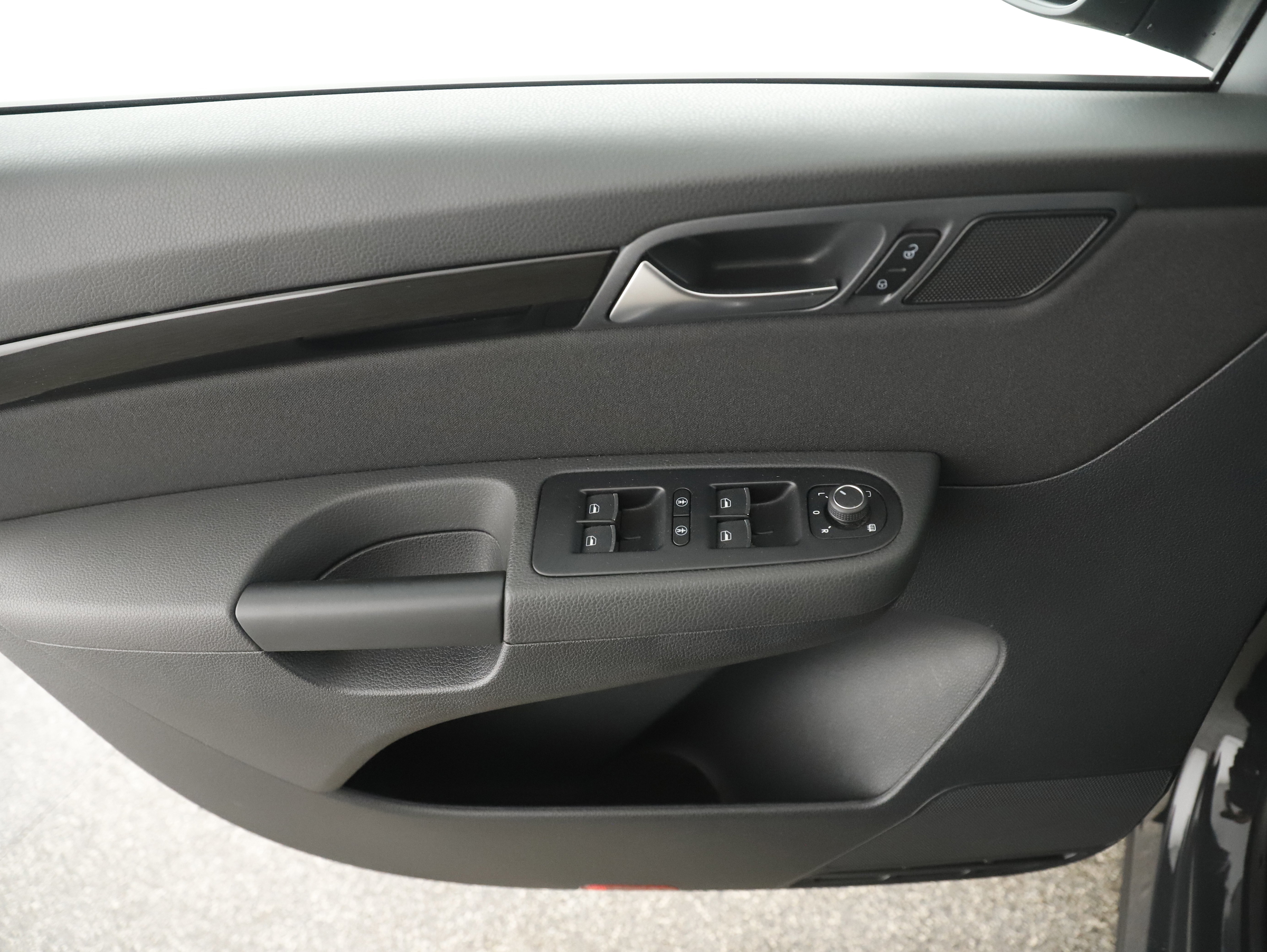 Seat Alhambra 711 1.4 TSI Executive | Bild 13 von 30