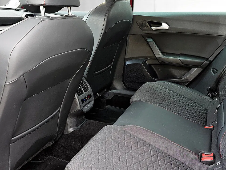 Seat Leon Sportstourer 2.0 TDI FR | Bild 13 von 22