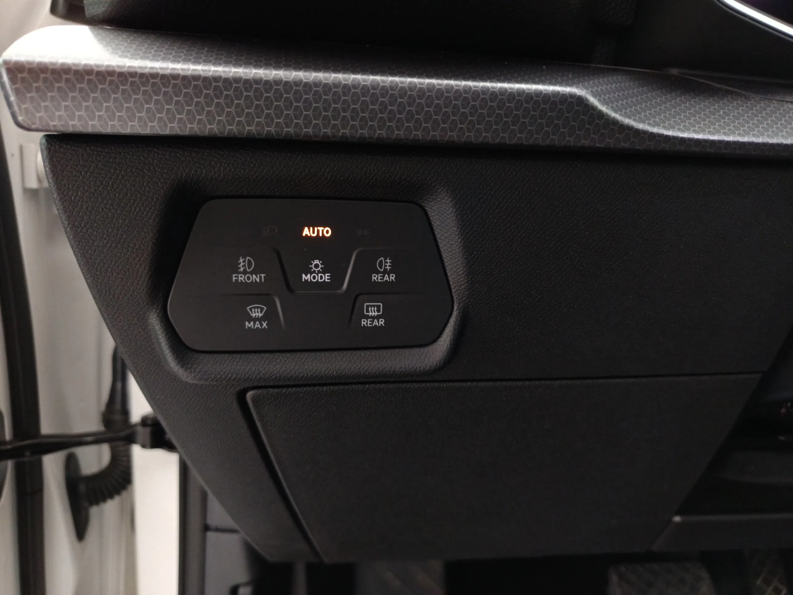 Seat Leon Sportstourer 2.0 TDI Style | Bild 13 von 31