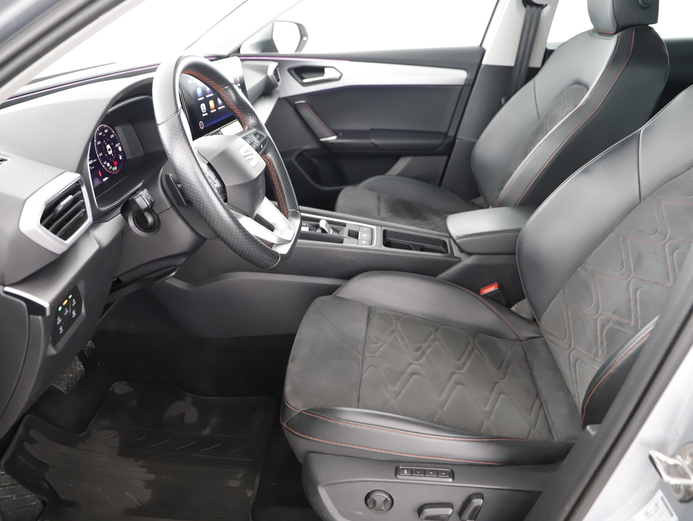 Seat Leon ST 2.0 TDI 4Drive FR DSG | Bild 2 von 24