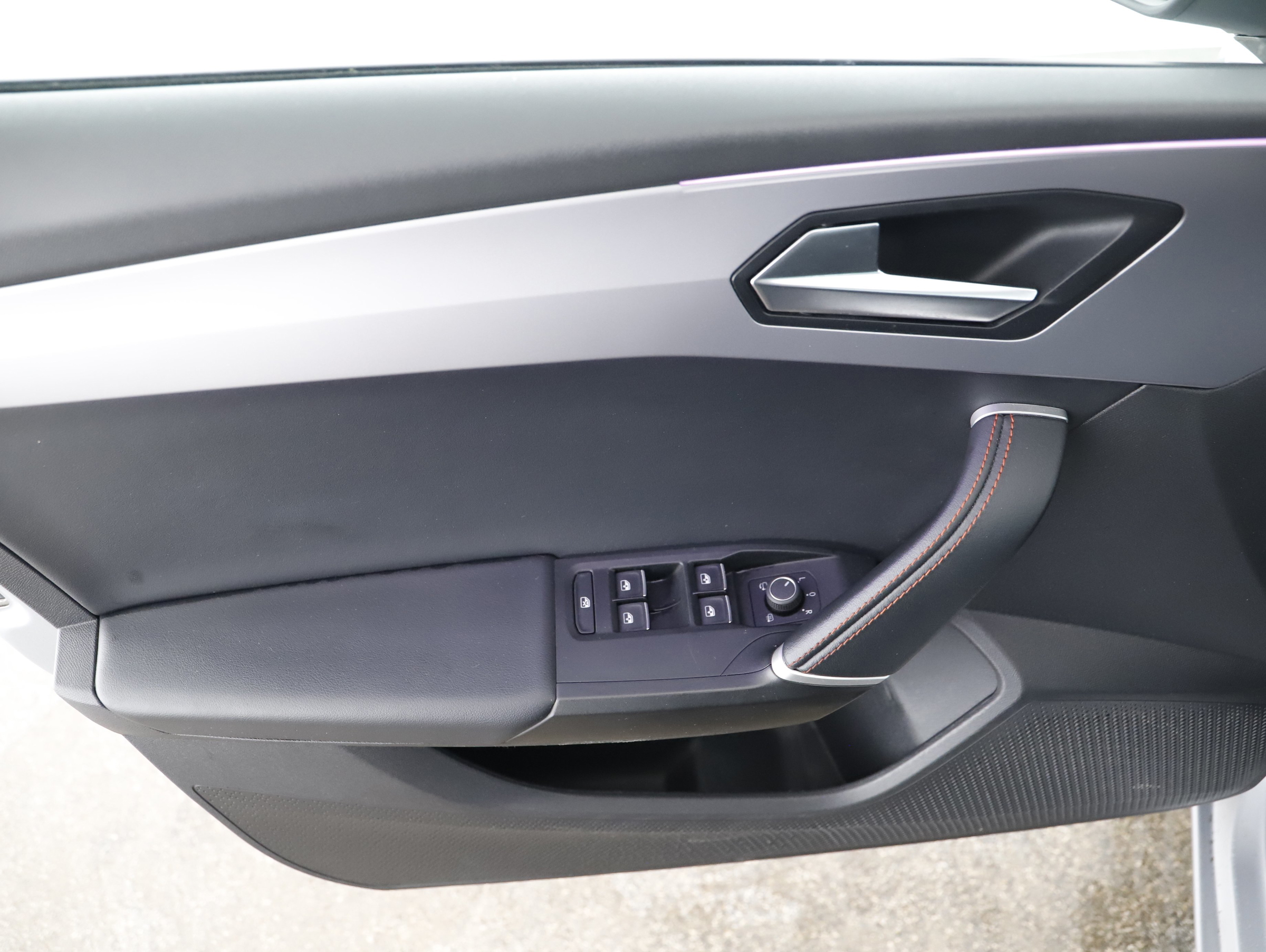 Seat Leon ST 2.0 TDI 4Drive FR DSG | Bild 15 von 24