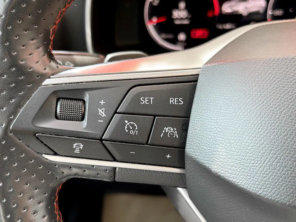 Seat Leon ST 2.0 TDI 4Drive FR DSG | Bild 21 von 24