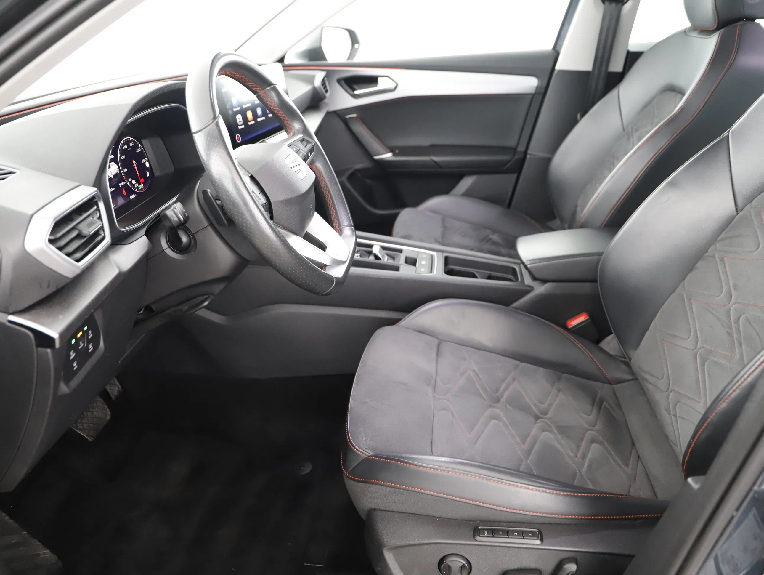 Seat Leon ST 2.0 TDI FR DSG | Bild 1 von 21