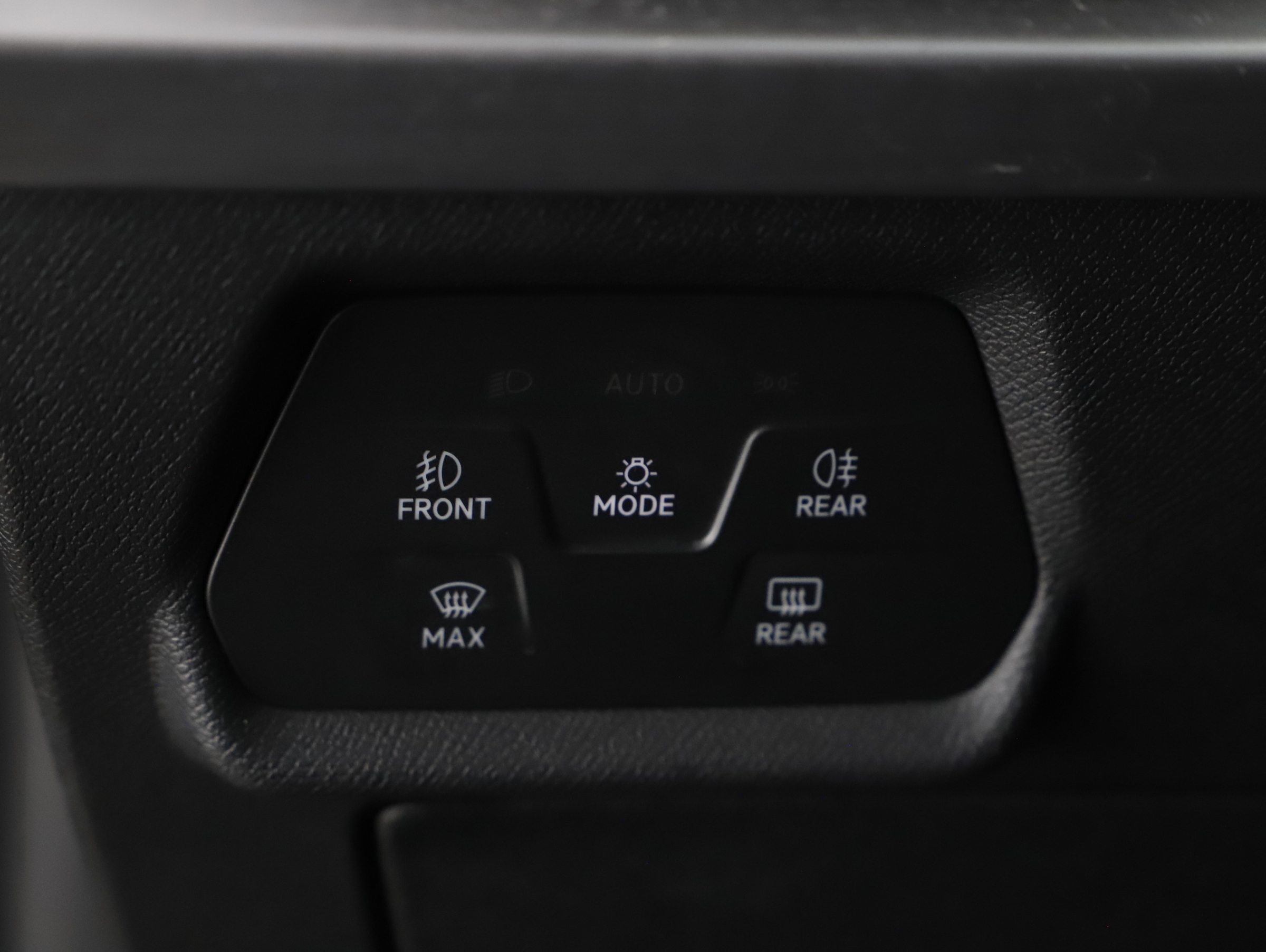 Seat Leon ST 2.0 TDI FR DSG | Bild 13 von 21