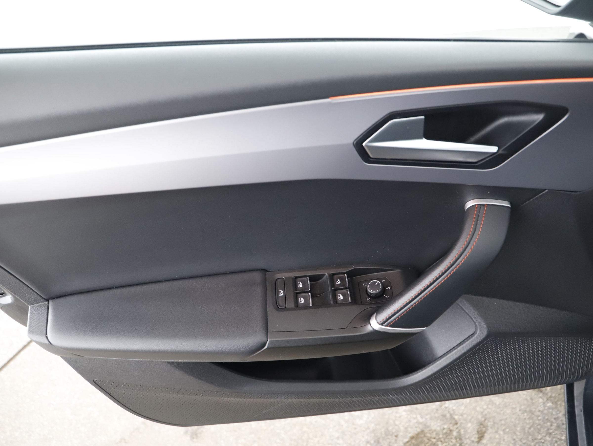 Seat Leon ST 2.0 TDI FR DSG | Bild 14 von 21