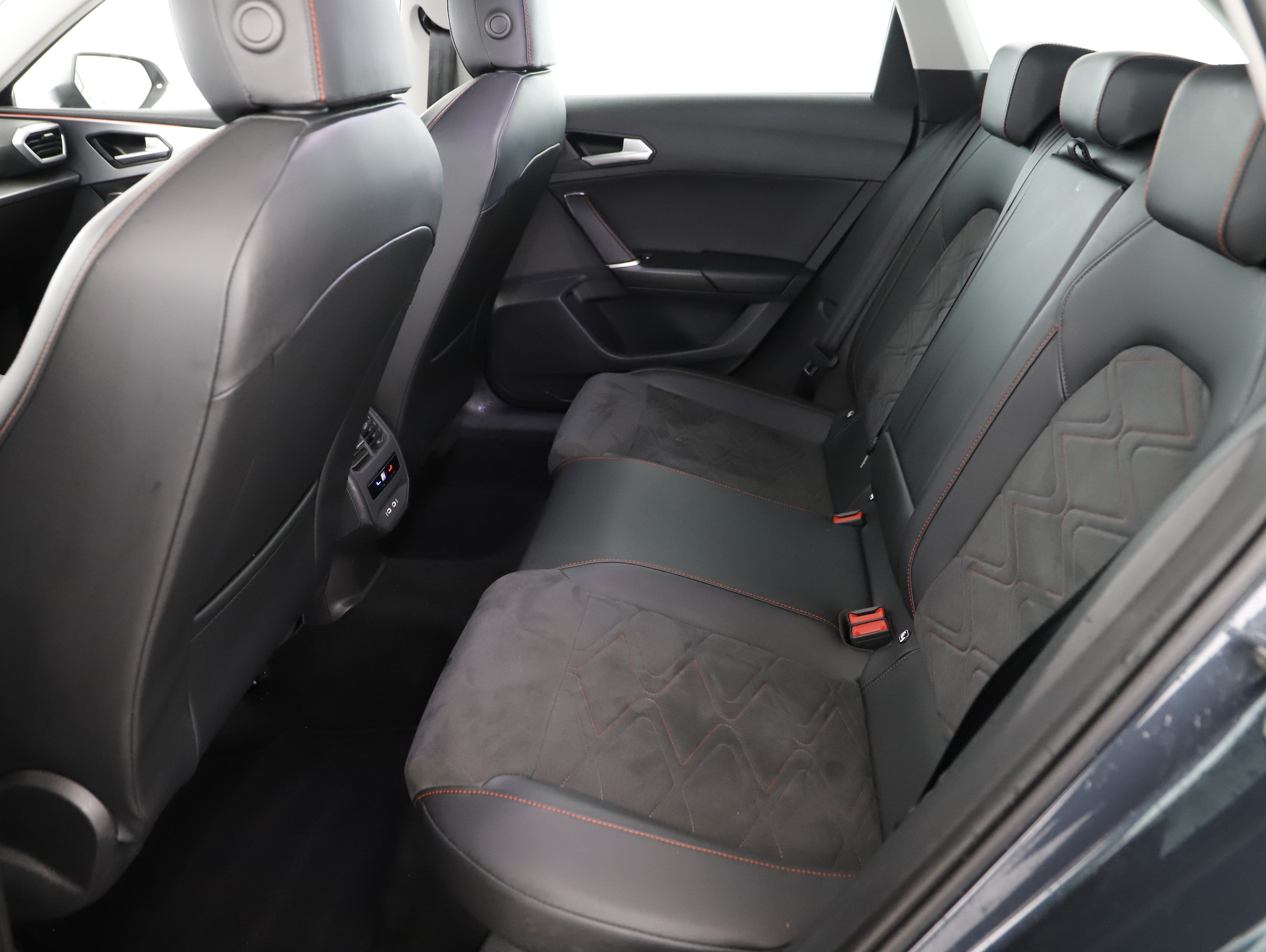 Seat Leon ST 2.0 TDI FR DSG | Bild 2 von 21