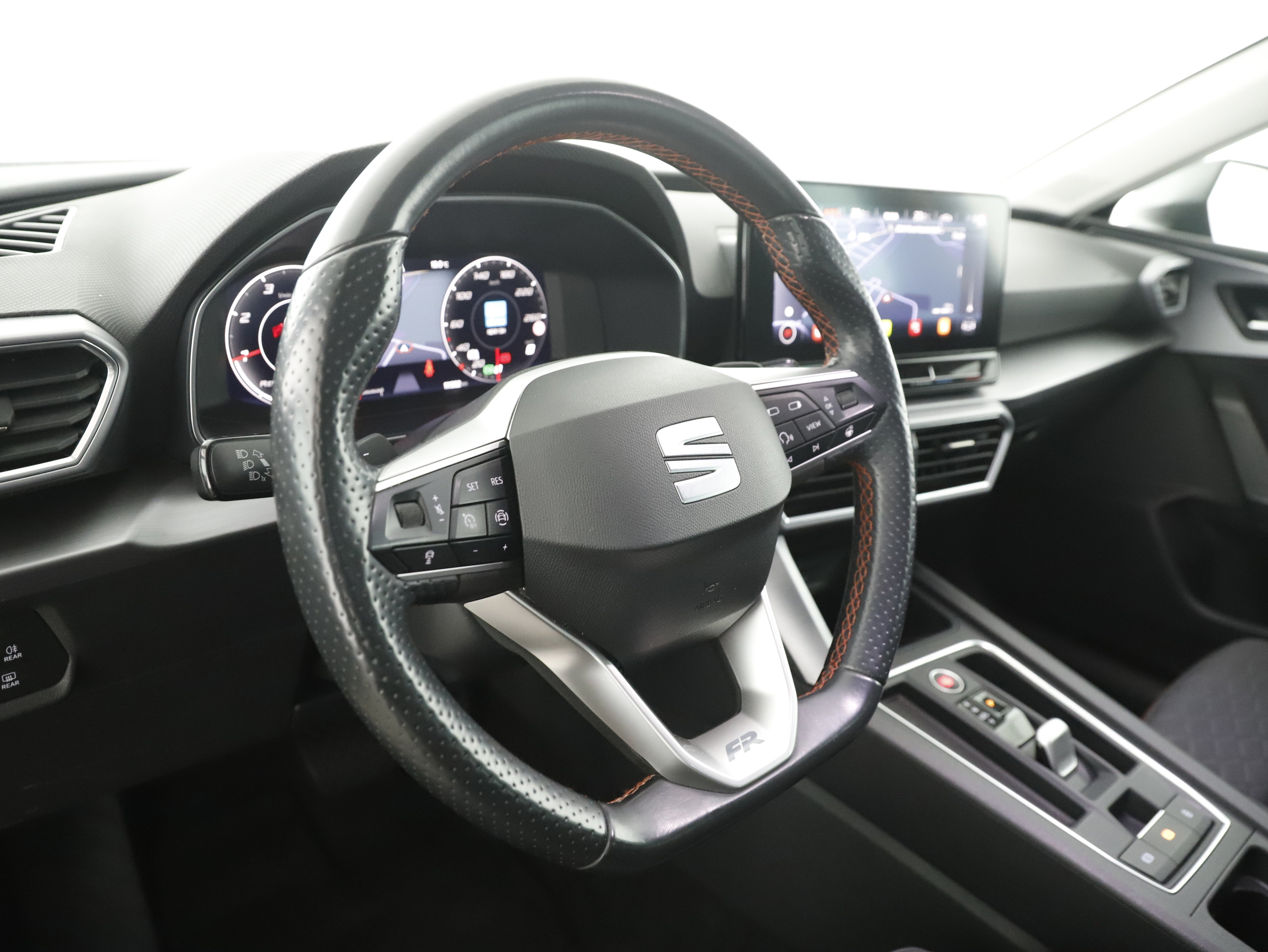 Seat Leon Sportstourer 2.0 TDI FR | Bild 13 von 26