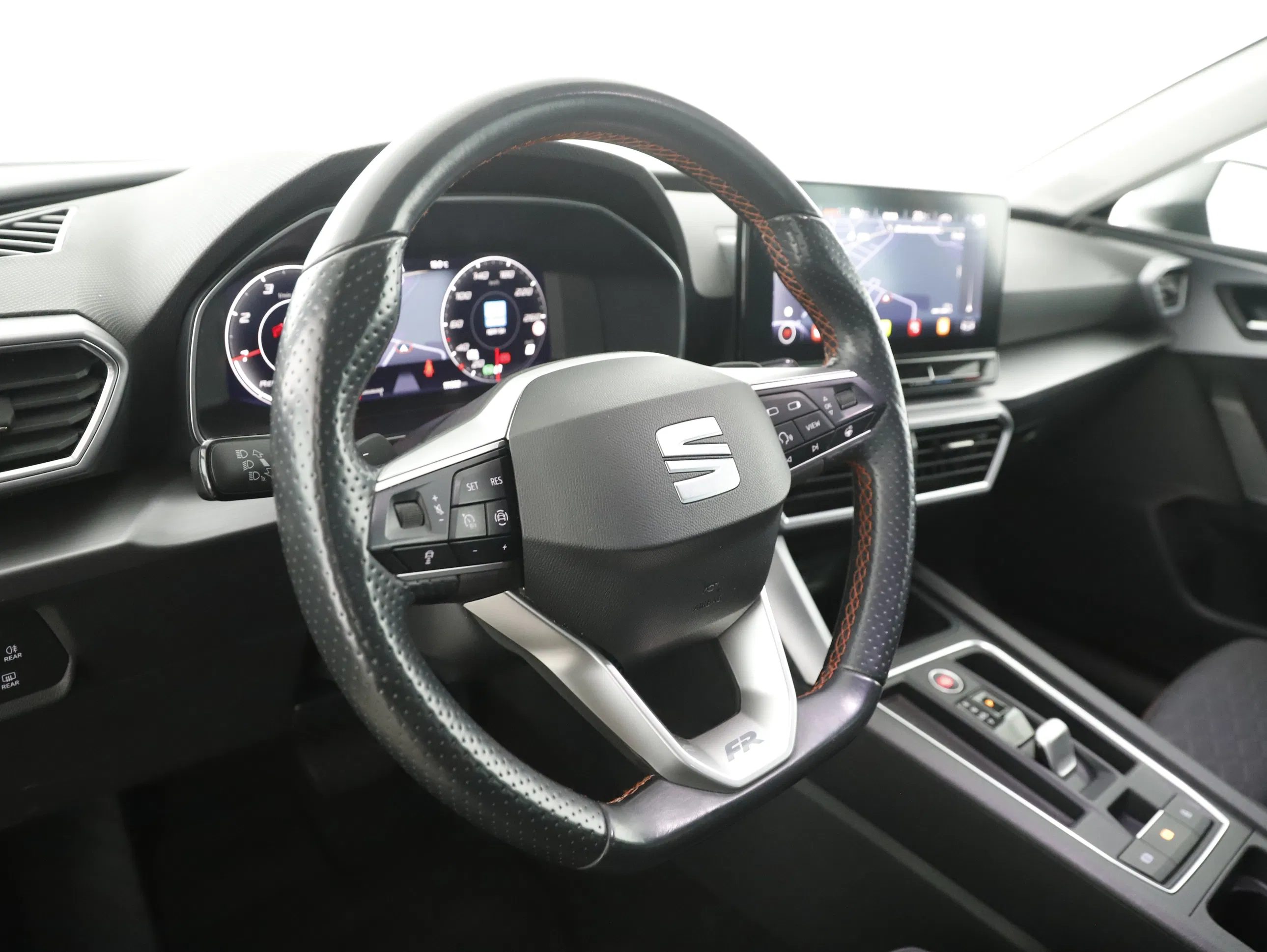 Seat Leon Sportstourer 2.0 TDI FR | Bild 13 von 26