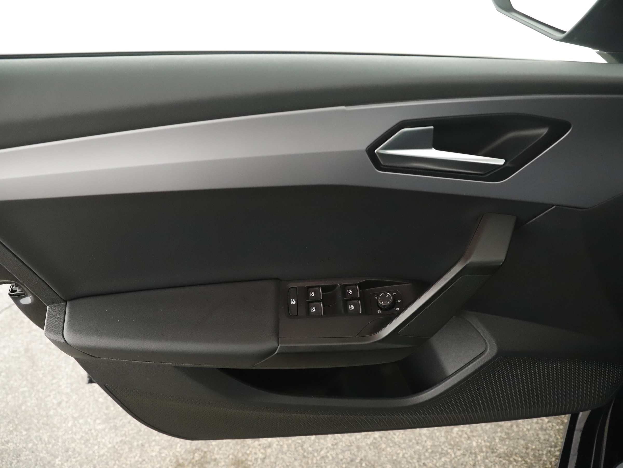 Seat Leon Sportstourer 2.0 TDI FR | Bild 8 von 26