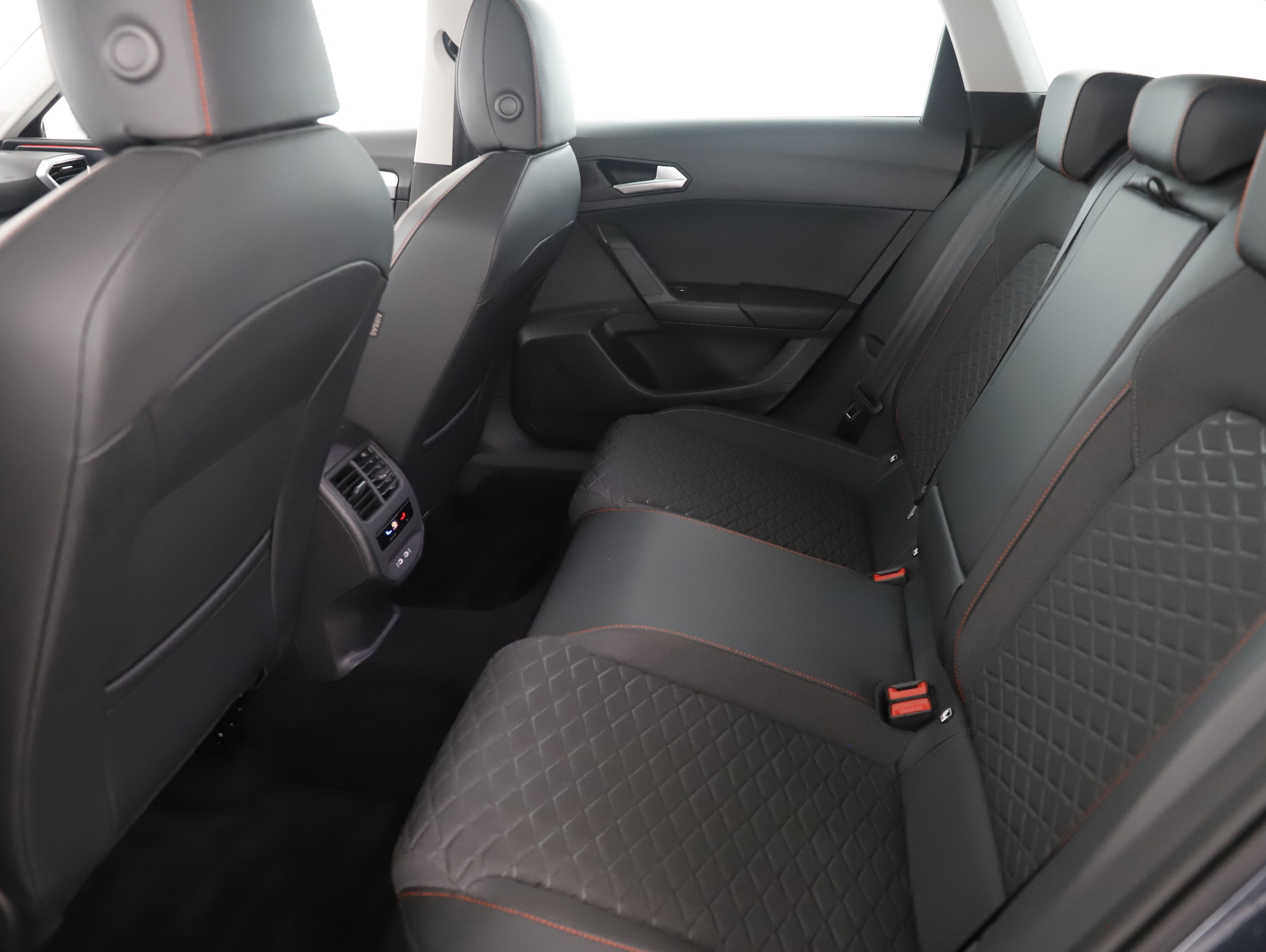 Seat Leon Sportstourer 2.0 TDI FR | Bild 14 von 31