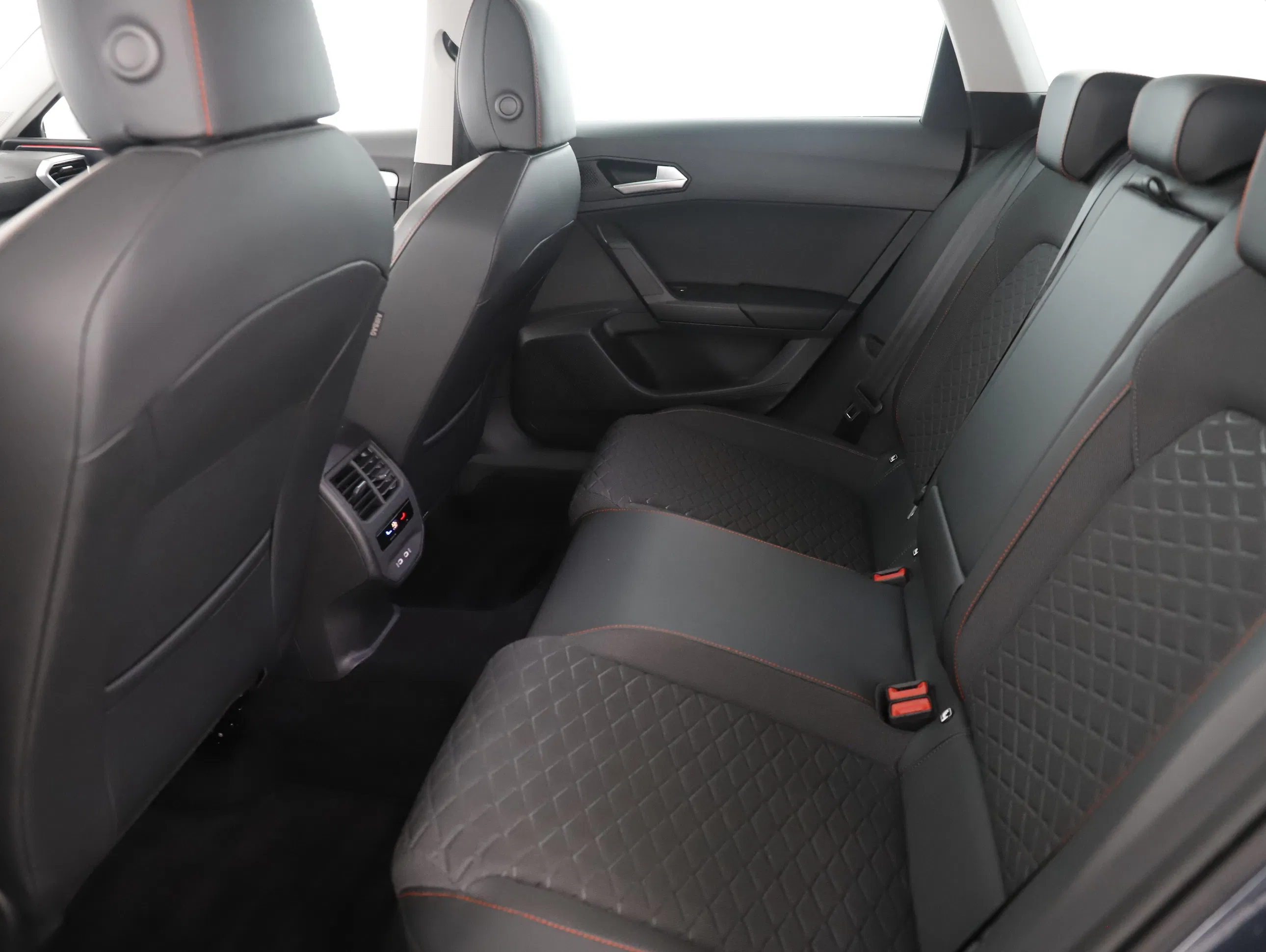 Seat Leon Sportstourer 2.0 TDI FR | Bild 14 von 31