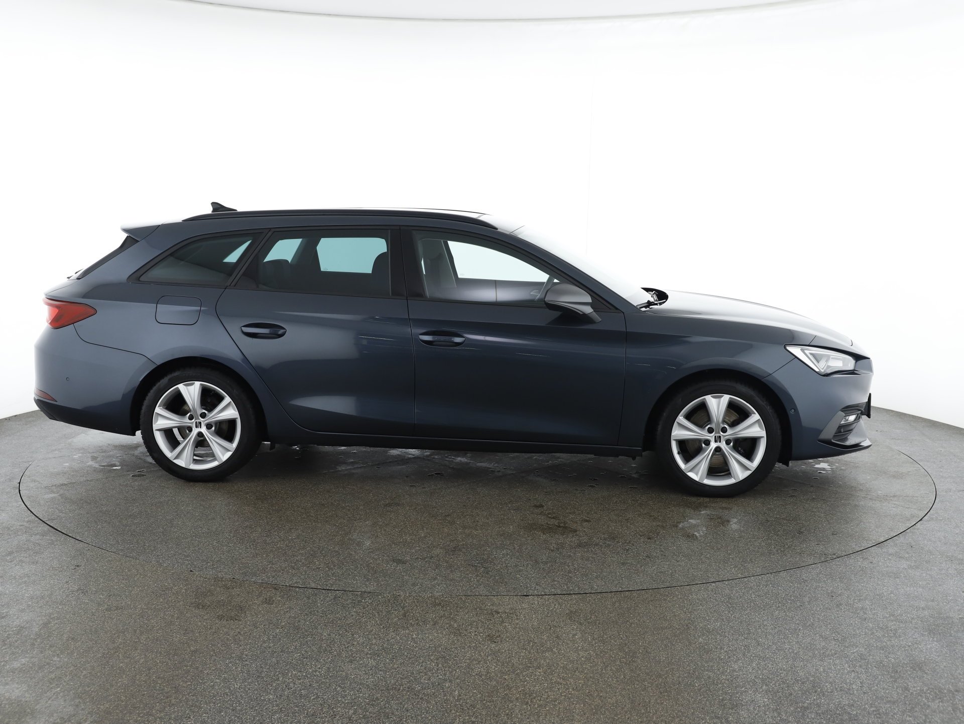Seat Leon Sportstourer 2.0 TDI FR | Bild 29 von 31