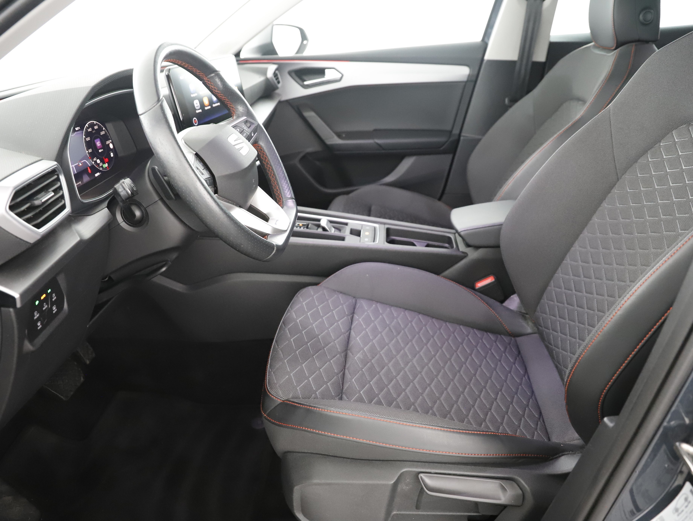 Seat Leon Sportstourer 2.0 TDI FR | Bild 6 von 31