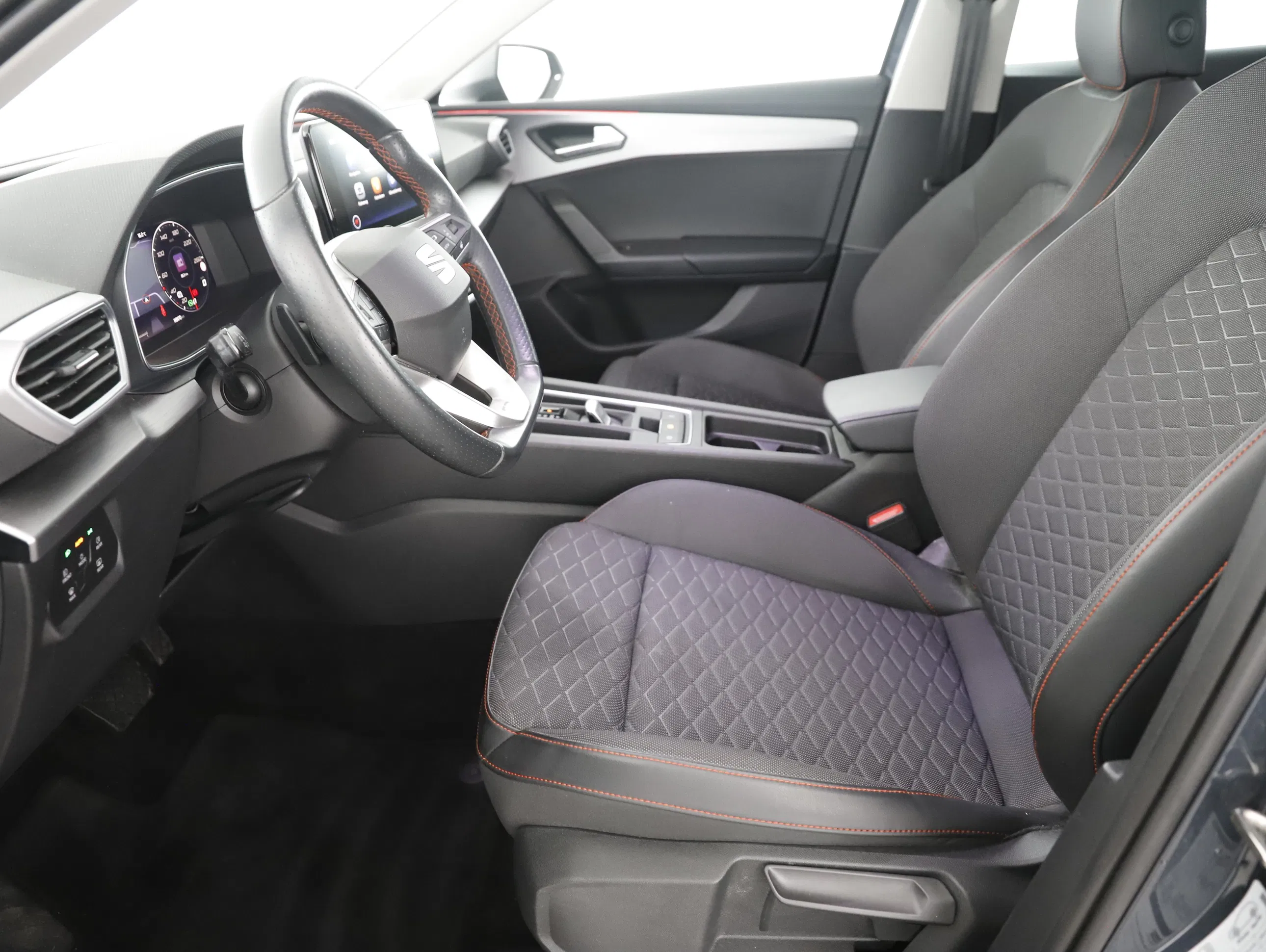 Seat Leon Sportstourer 2.0 TDI FR | Bild 6 von 31