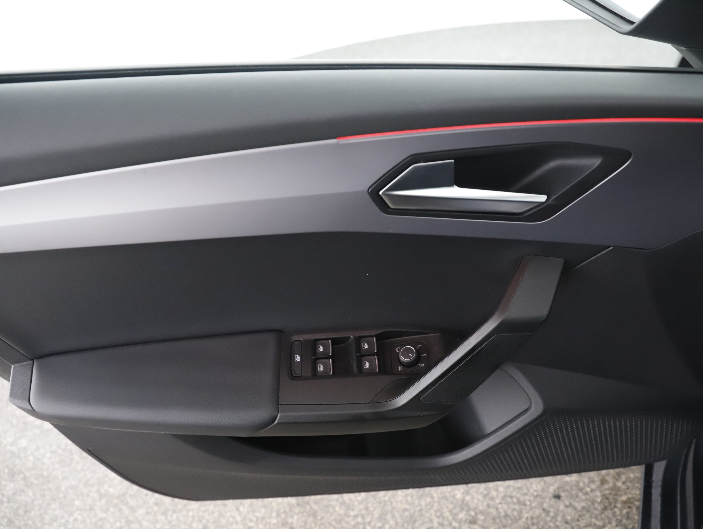 Seat Leon Sportstourer 2.0 TDI FR | Bild 7 von 31