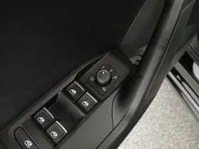 Seat Leon Sportstourer 2.0 TDI 4Drive FR | Thumbnail 12 von 31