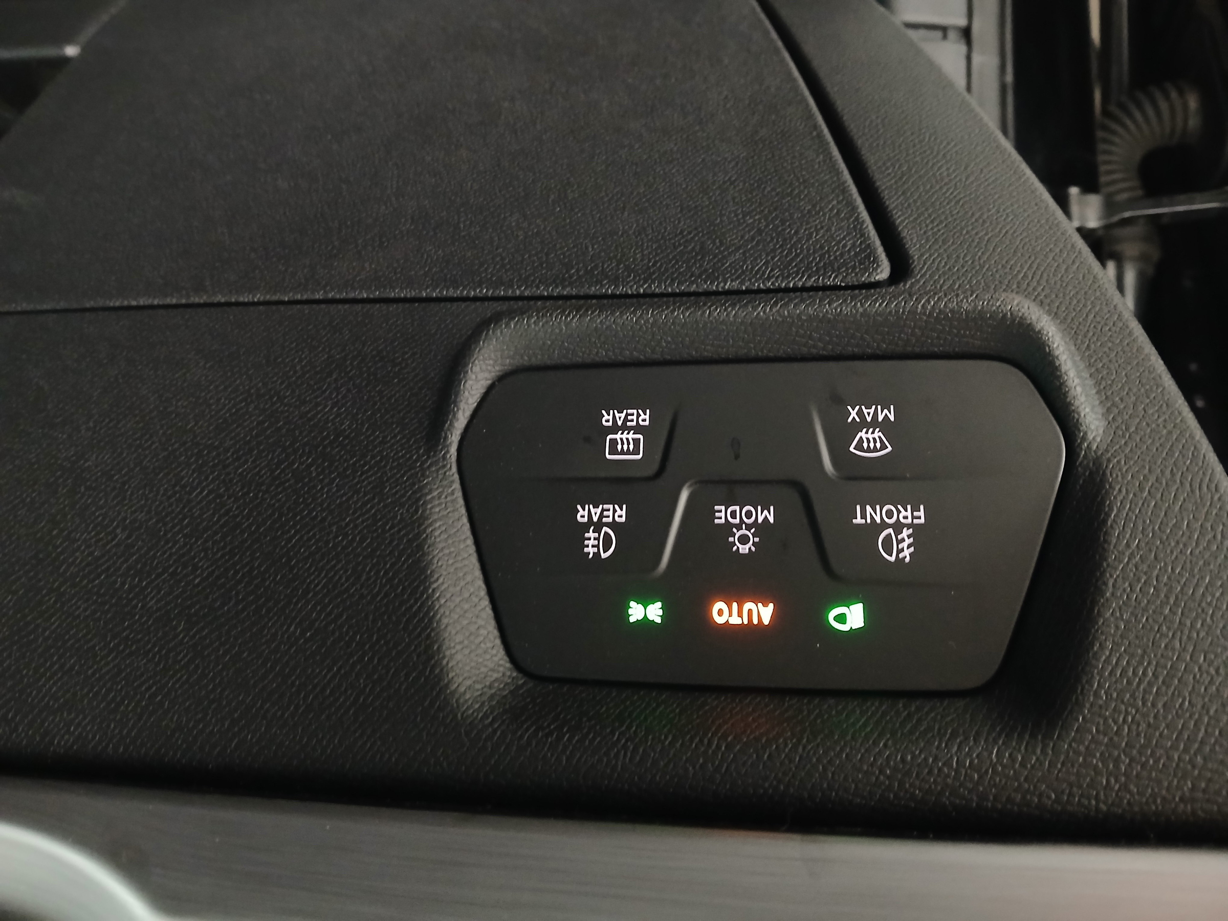 Seat Leon Sportstourer 2.0 TDI 4Drive FR | Bild 13 von 31