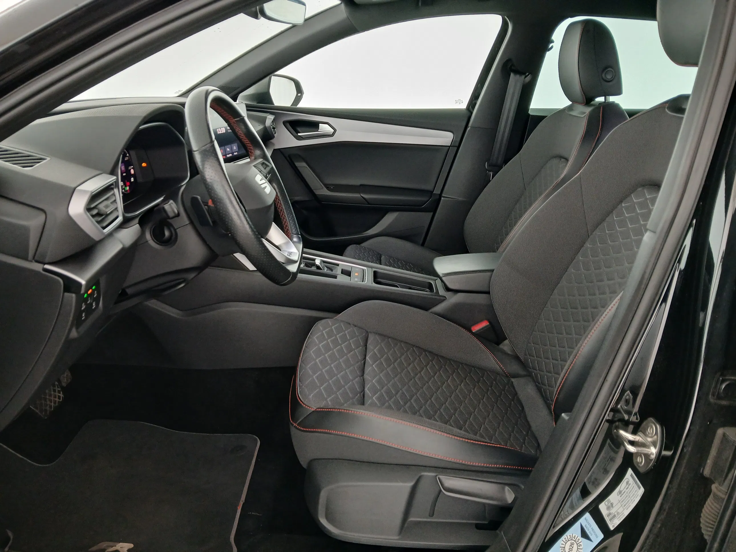 Seat Leon Sportstourer 2.0 TDI 4Drive FR | Bild 14 von 31