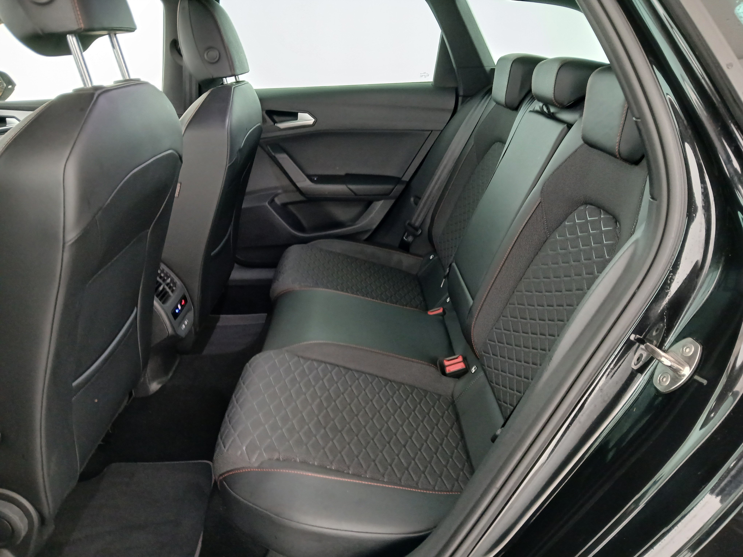 Seat Leon Sportstourer 2.0 TDI 4Drive FR | Bild 31 von 31