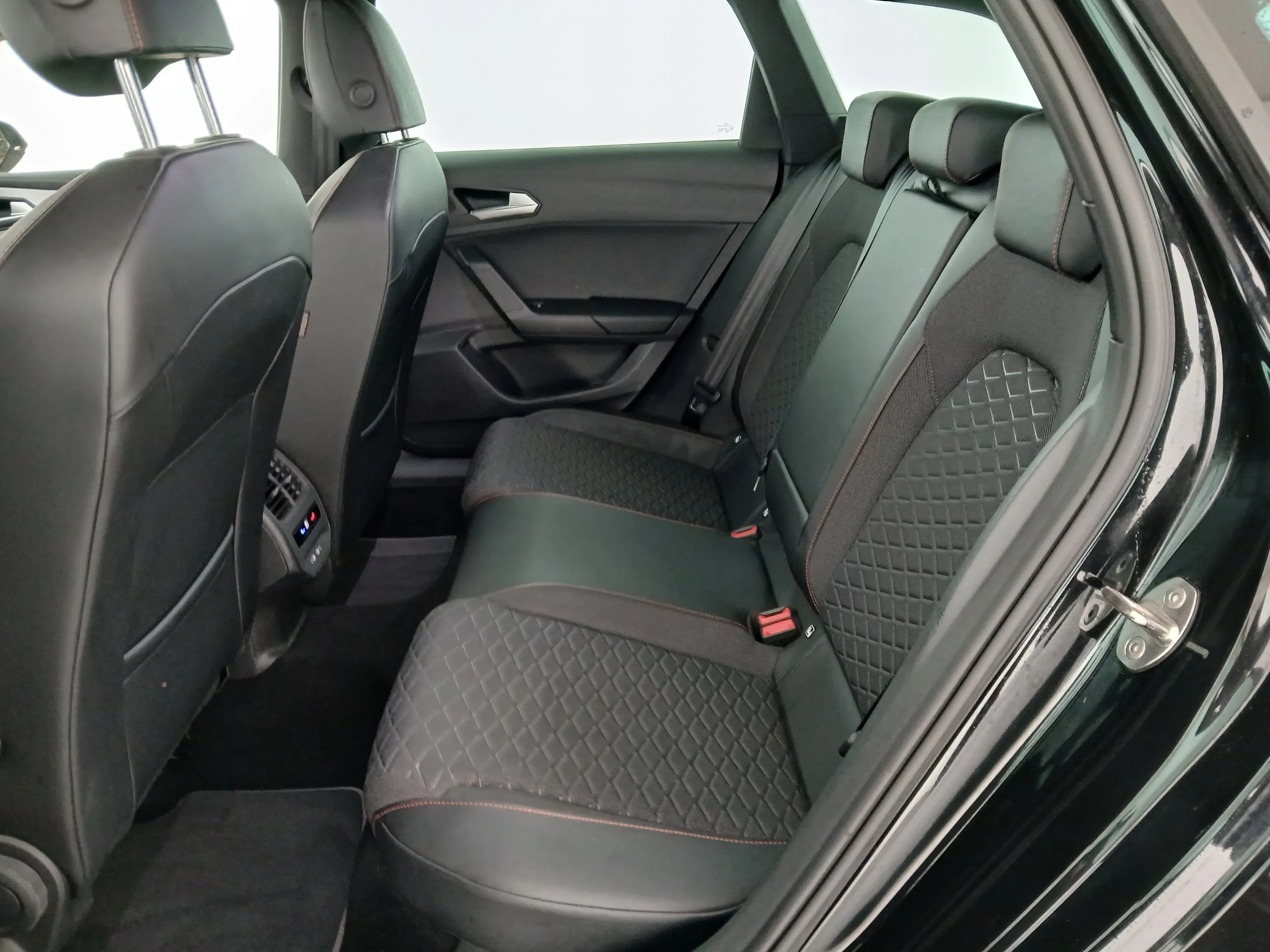 Seat Leon Sportstourer 2.0 TDI 4Drive FR | Bild 31 von 31