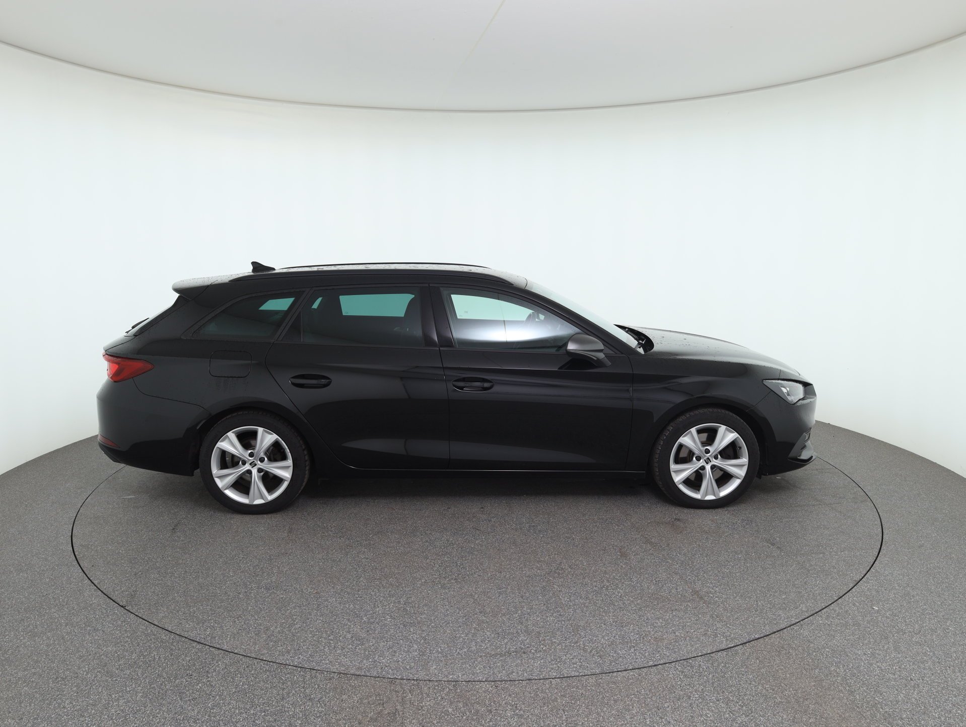 Seat Leon Sportstourer 2.0 TDI 4Drive FR | Bild 5 von 31
