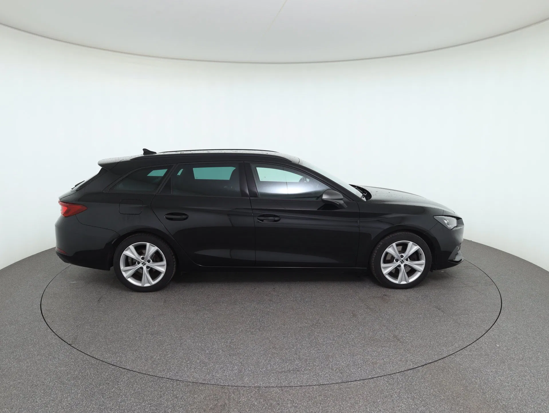 Seat Leon Sportstourer 2.0 TDI 4Drive FR | Bild 5 von 31
